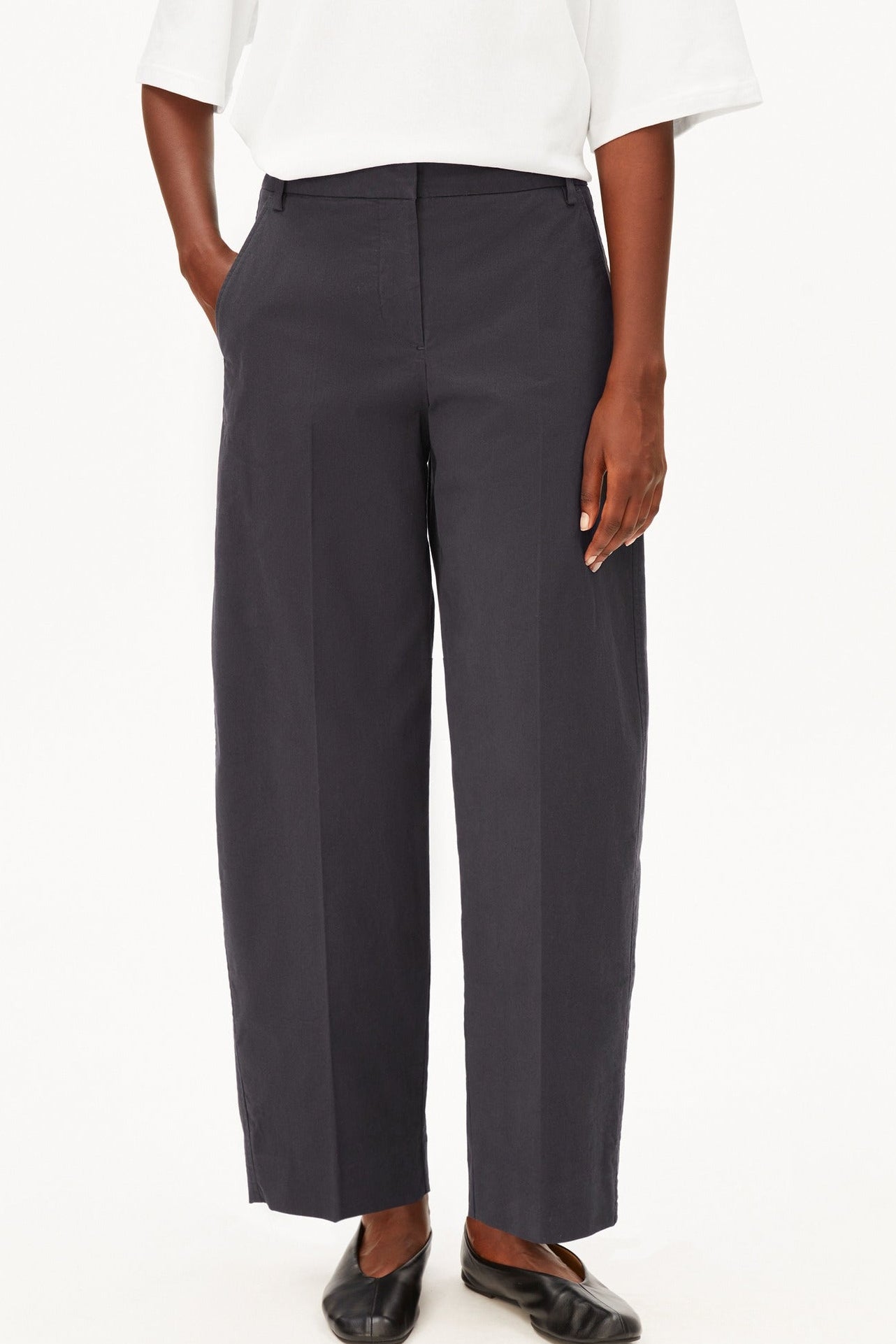 Barrel Leg Twill Pant