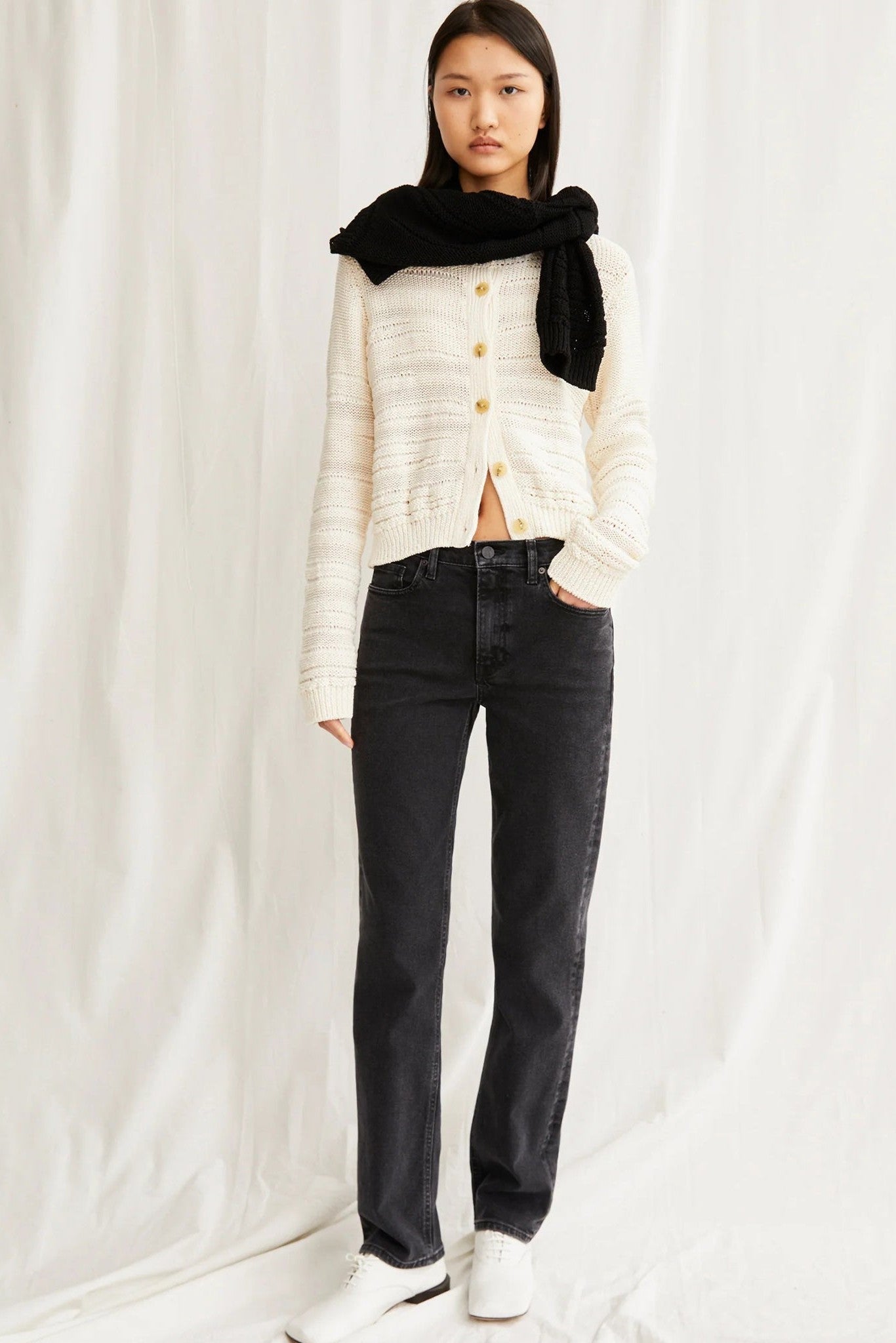 ARMEDANGELS - Carenaa - Ebony - BACKYARD