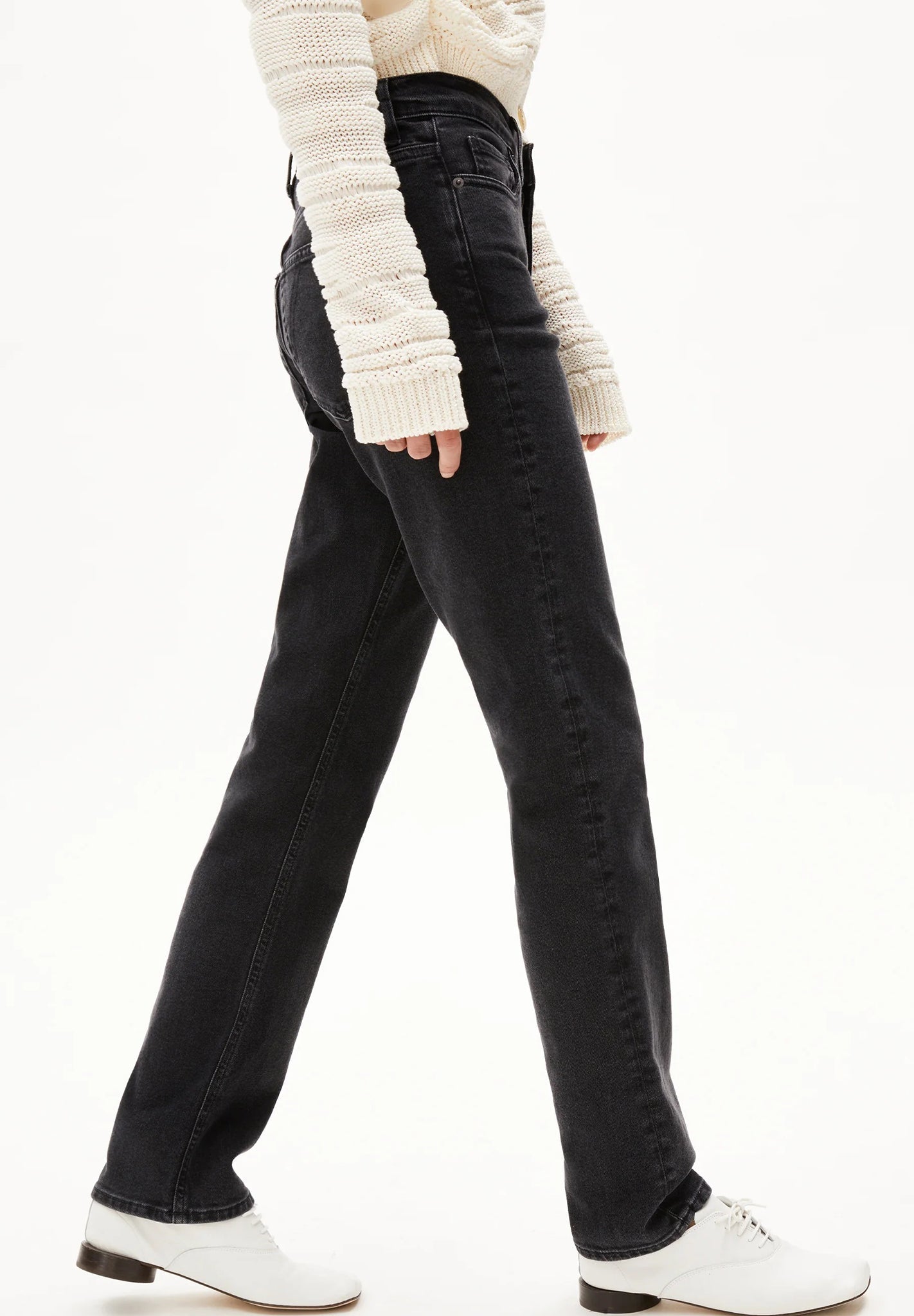 ARMEDANGELS - Carenaa - Ebony - BACKYARD