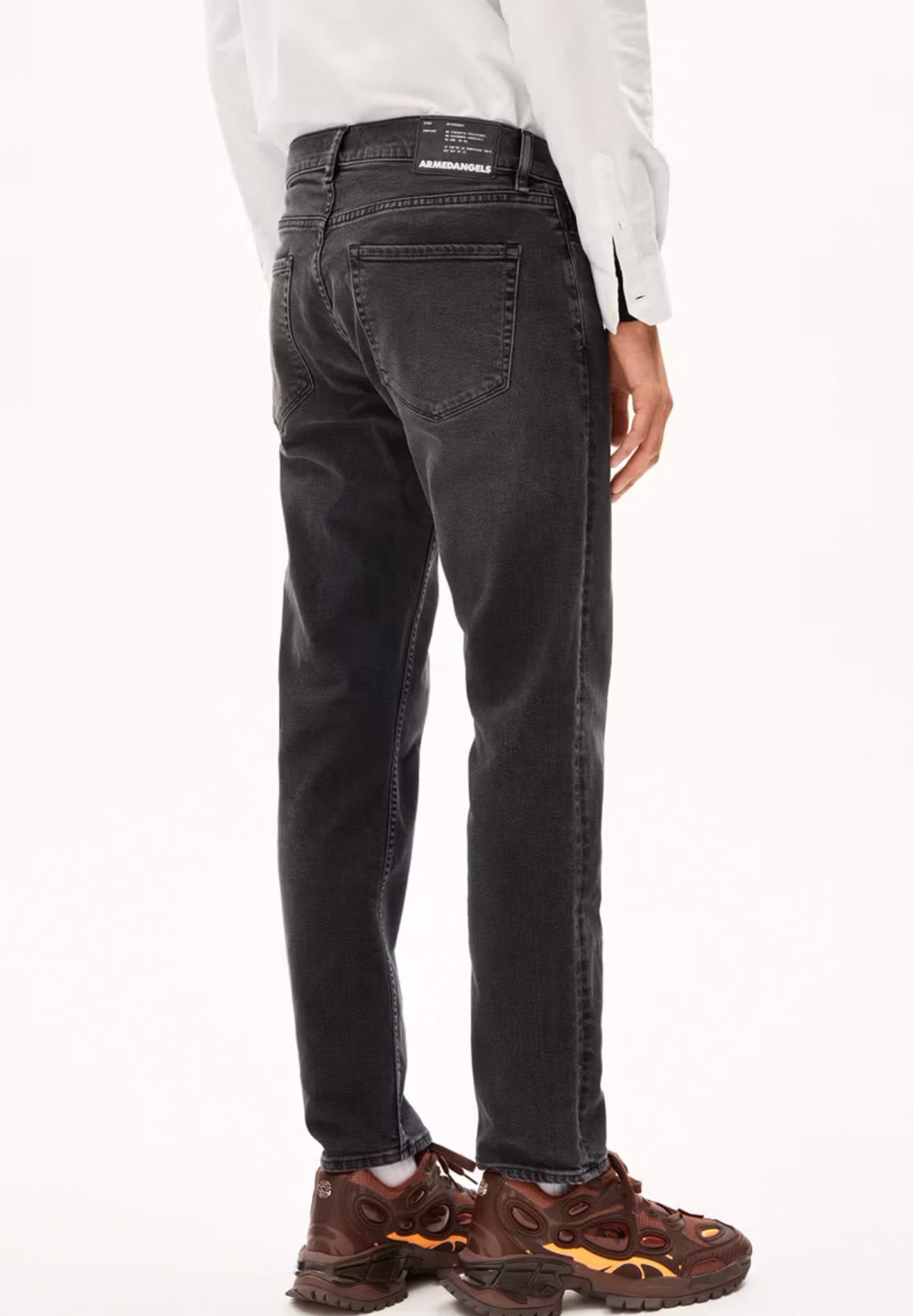 ARMEDANGELS - Iaan - Wavy Black - BACKYARD