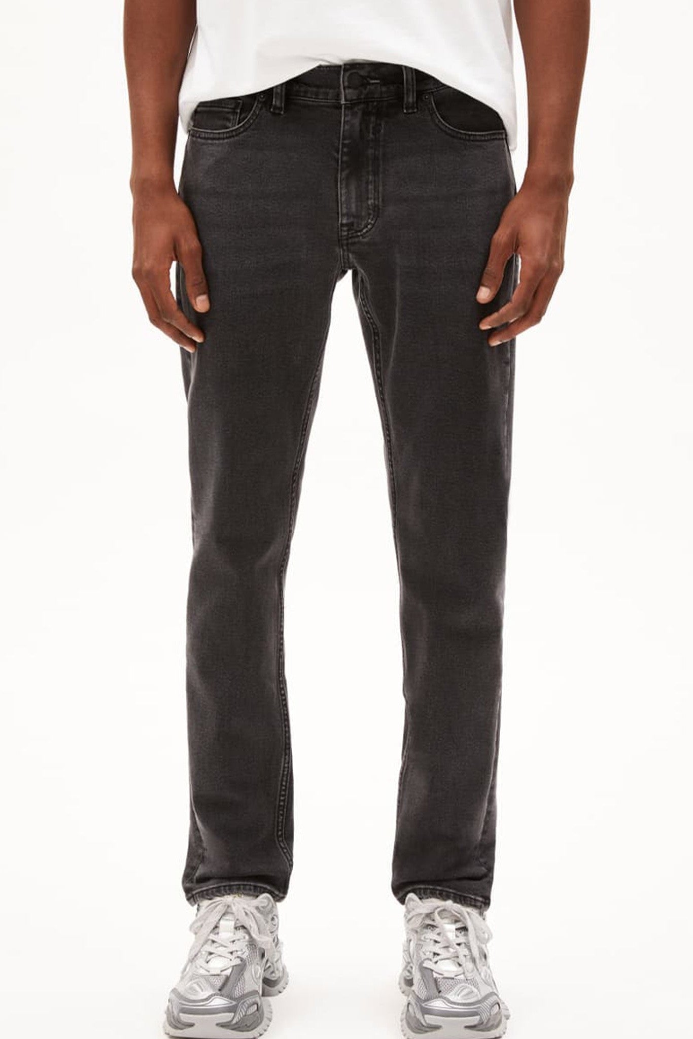 ARMEDANGELS - Iaan - Smoked - BACKYARD