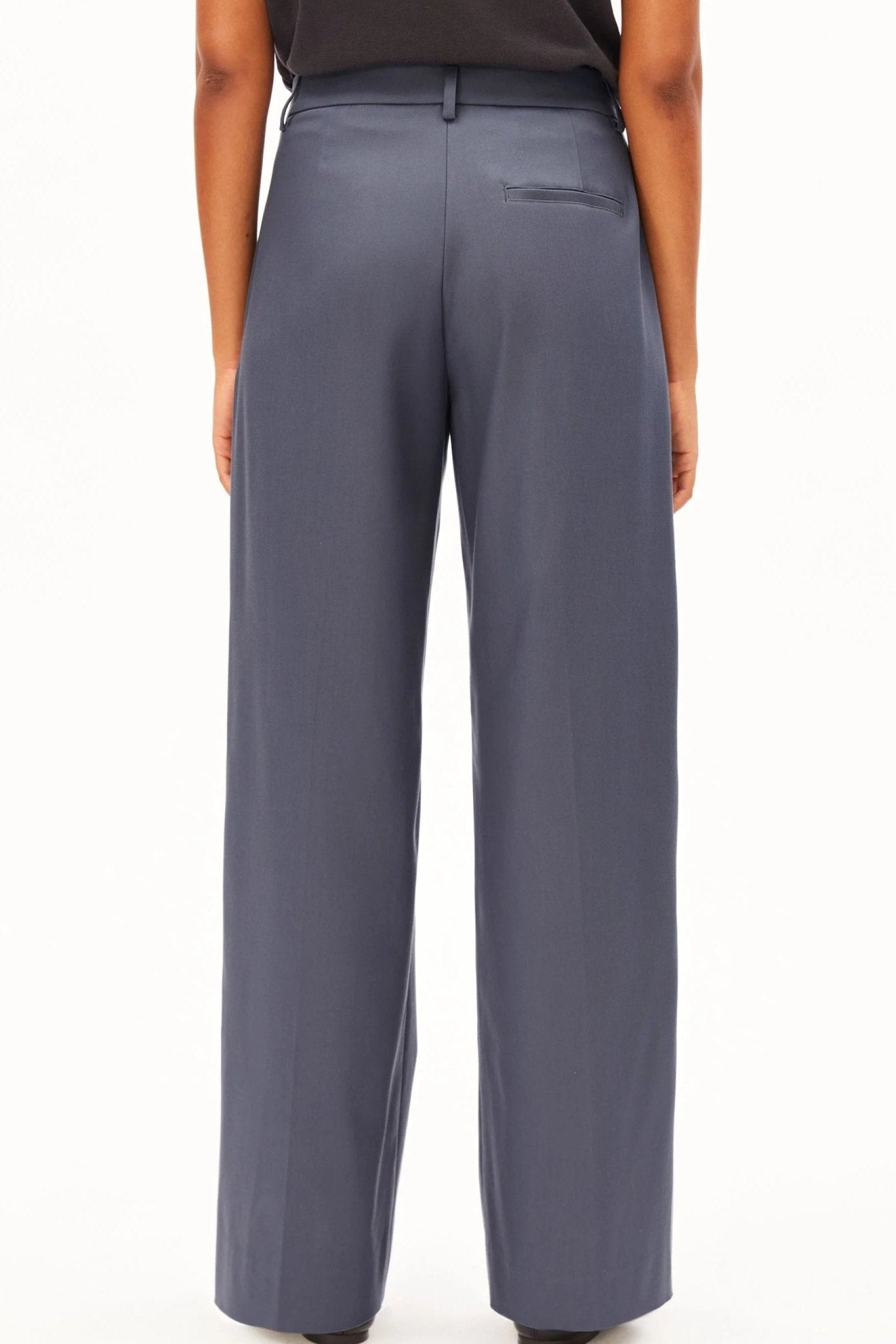 ARMEDANGELS-Leandraa Pant-Moonshadow-BACKYARD