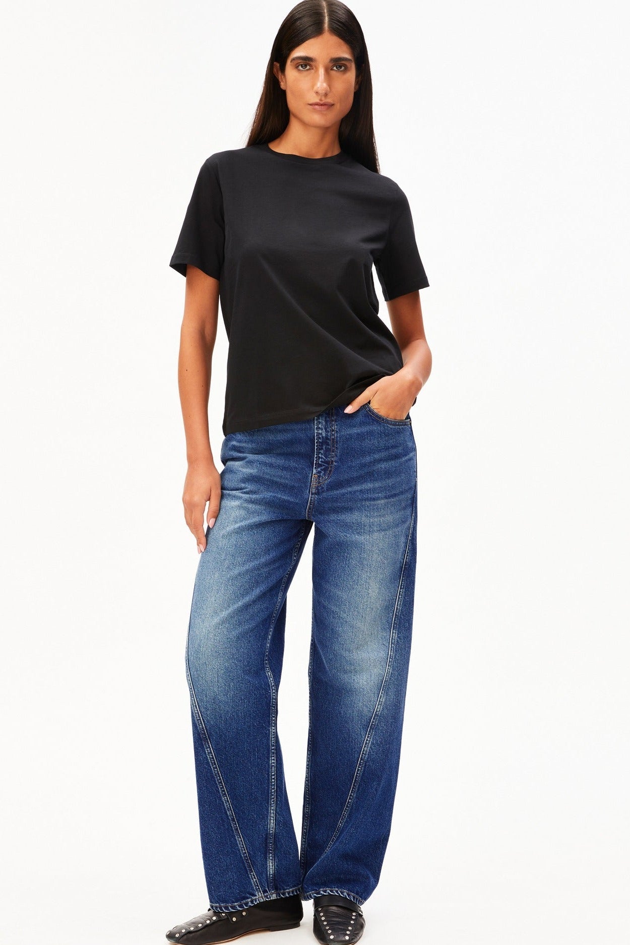 ARMEDANGELS-Lualaa T-Shirt-Black-BACKYARD