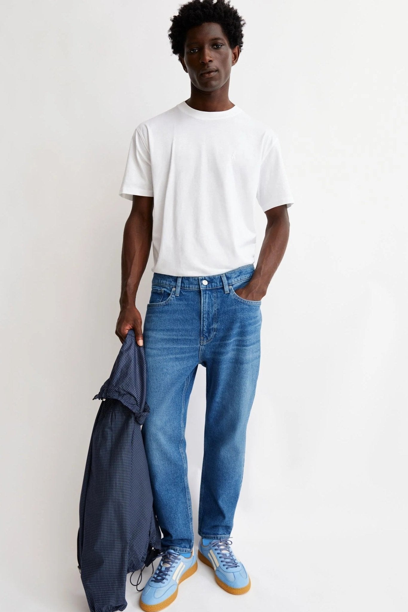 ARMEDANGELS-Maakx Relaxed Tapered Jean-Orkla-BACKYARD