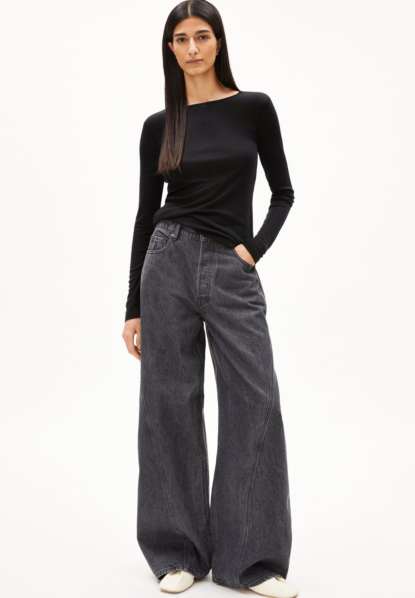 ARMEDANGELS - Maiaa Wool Blend - Black - BACKYARD