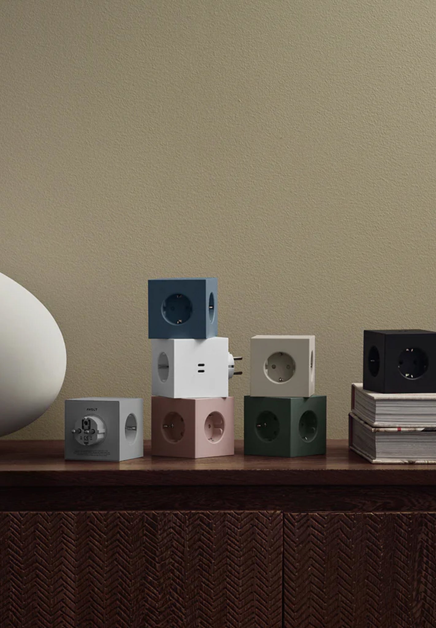 AVOLT - Square 2 - Oak Green - BACKYARD