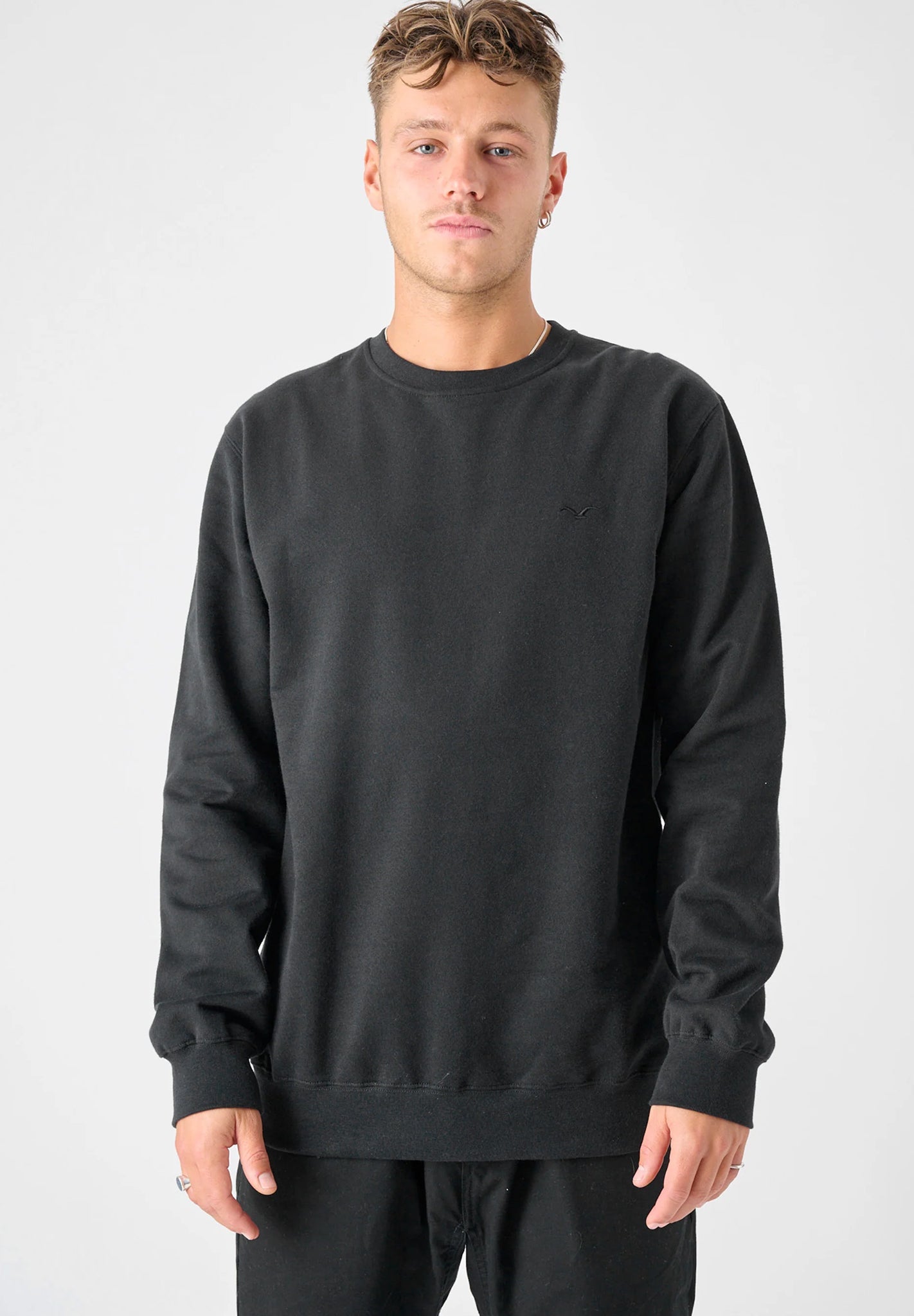 CLEPTOMANICX - Ligull Crewneck - Black - BACKYARD