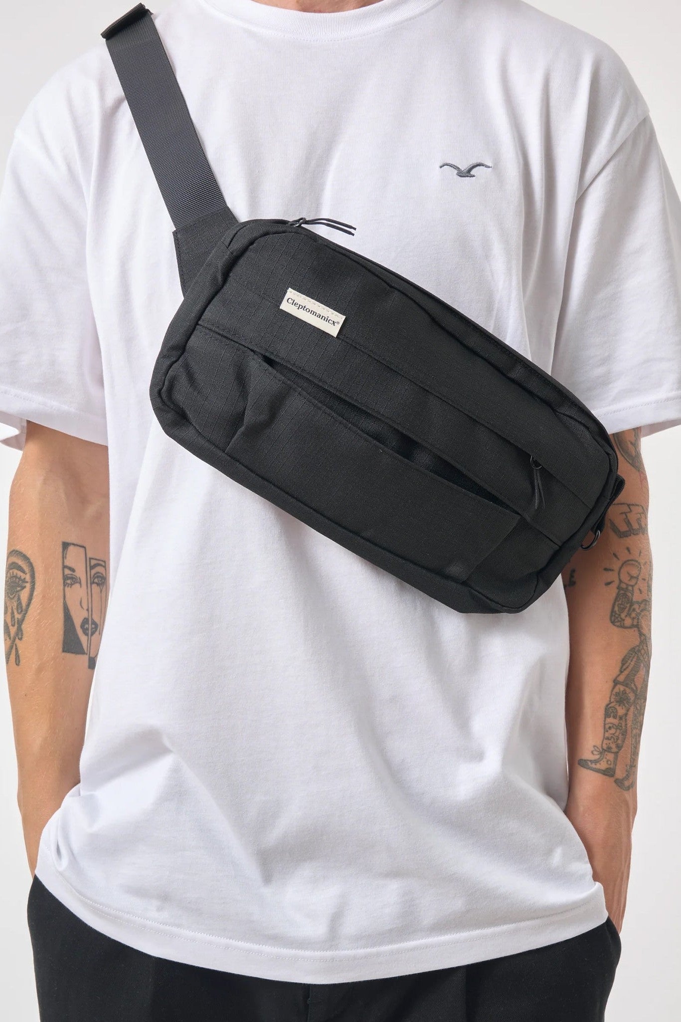 CLEPTOMANICX - Tap M2 Hipbag - Black - BACKYARD