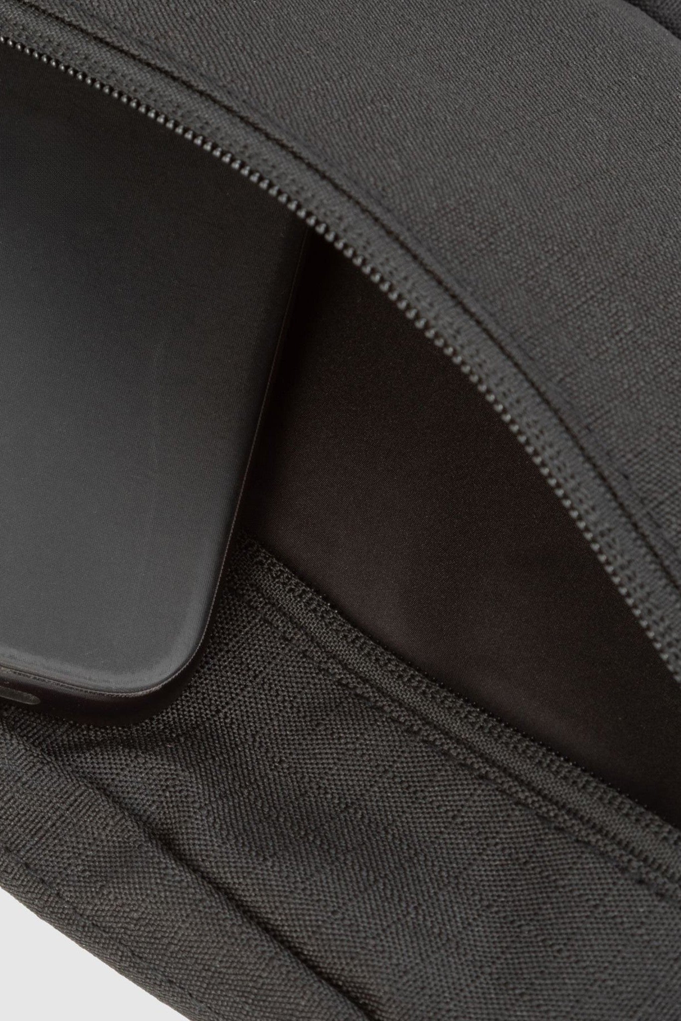 CLEPTOMANICX - Tap S2 Hipbag - Black - BACKYARD