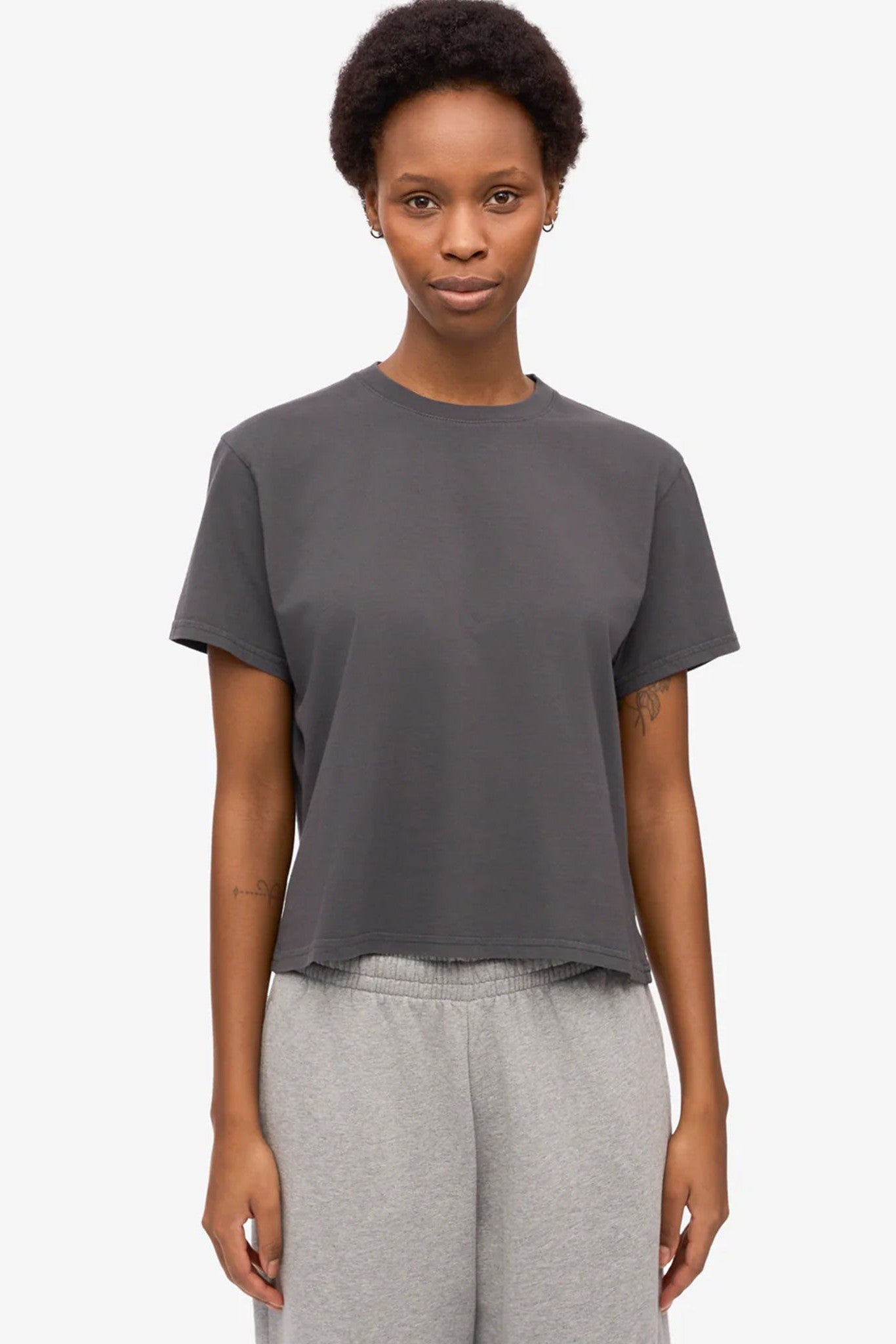 COLORFUL STANDARD - Organic Boxy Crop Tee - Lava Grey - BACKYARD