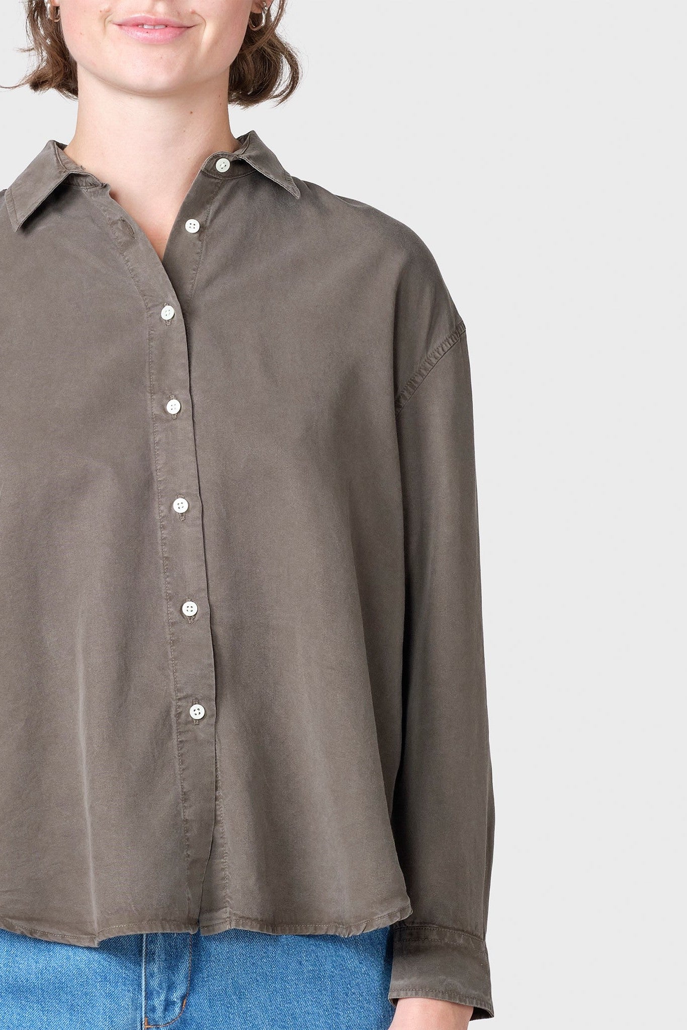 KLITMOLLER COLLECTIVE - Ofelia Short Shirt - Taupe - BACKYARD