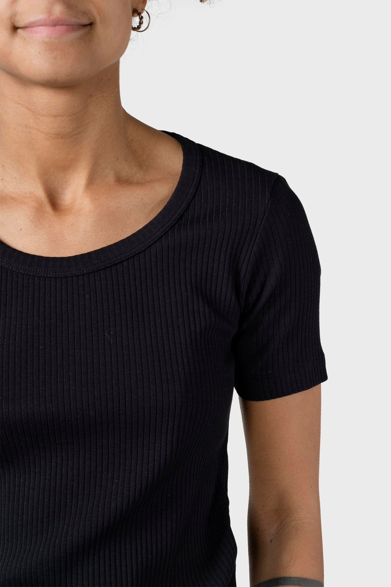 KLITMOLLER COLLECTIVE - Rib Tee - Black - BACKYARD