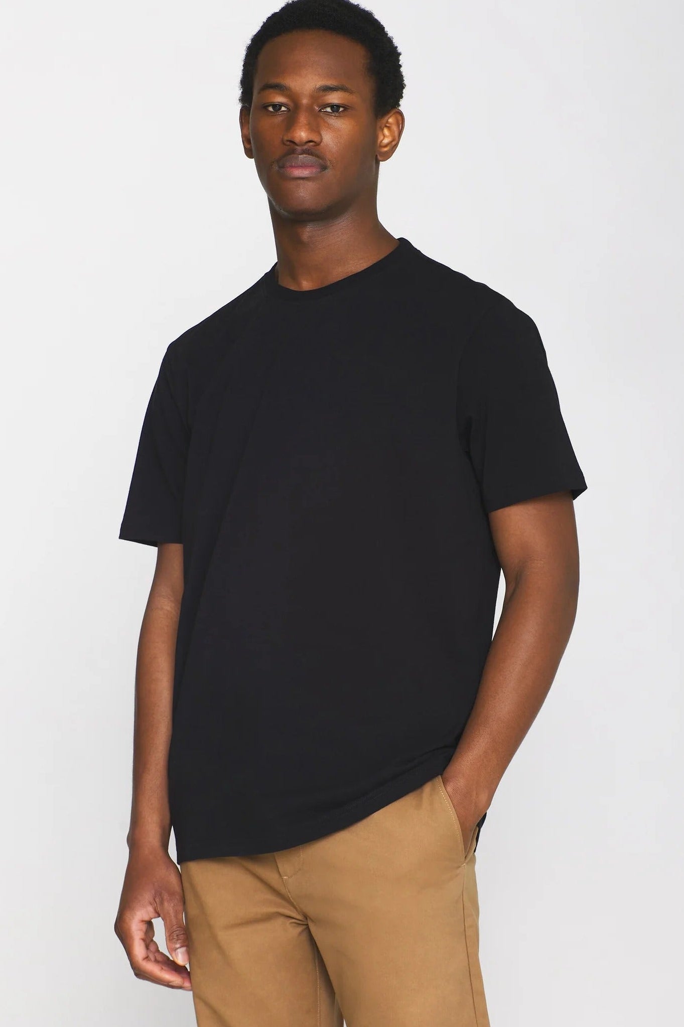 KNOWLEDGE COTTON-Basic T-Shirt-Black Jet-BACKYARD