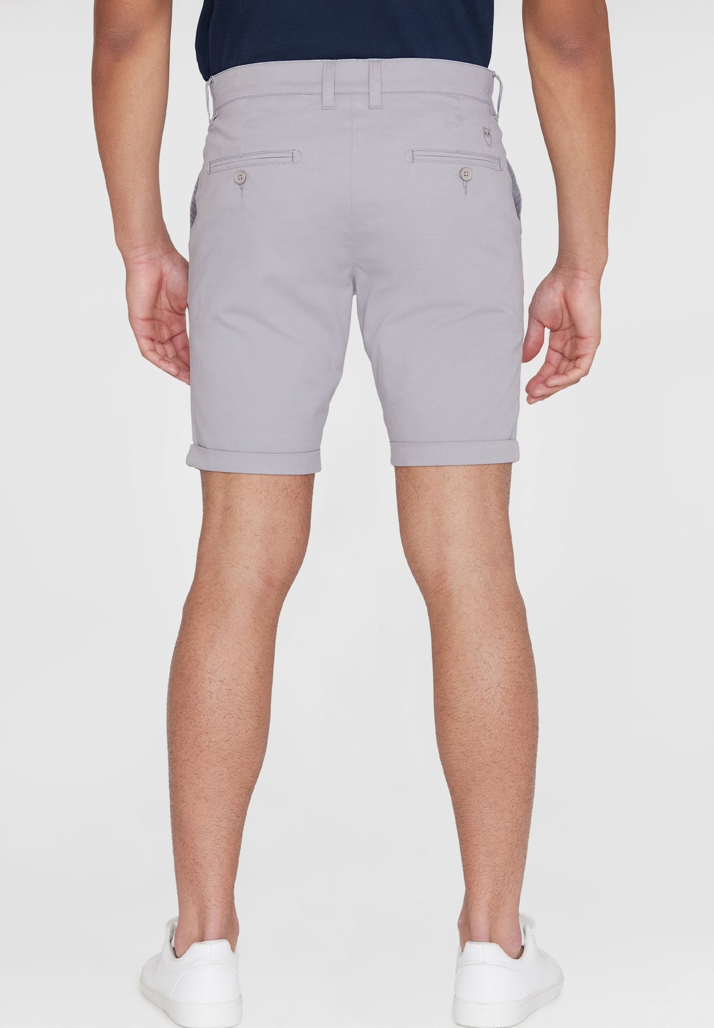 KNOWLEDGE COTTON - Chuck Regular Chino Poplin Shorts - Alloy - BACKYARD