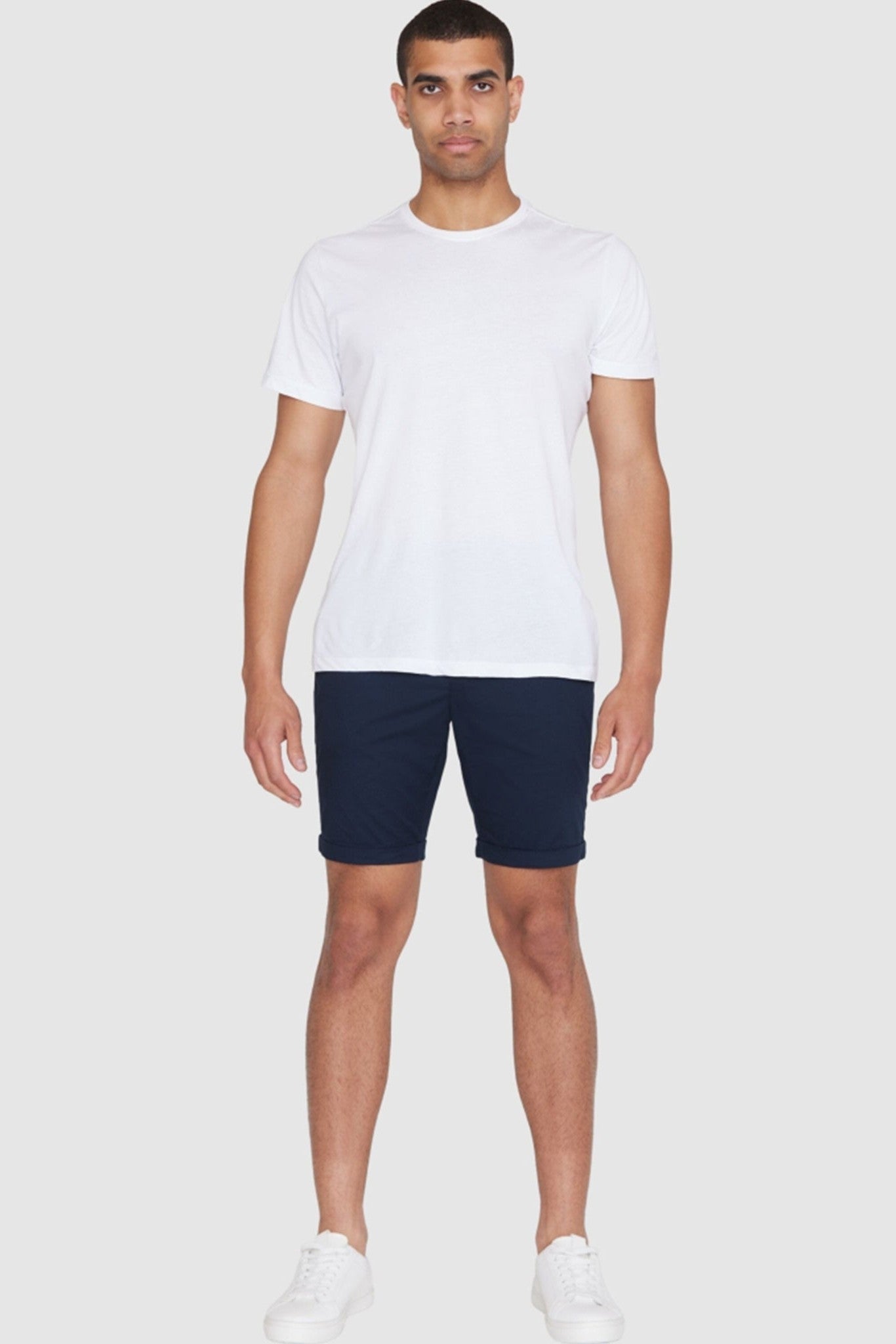 KNOWLEDGE COTTON - Chuck Regular Chino Poplin Shorts - Total Eclipse - BACKYARD