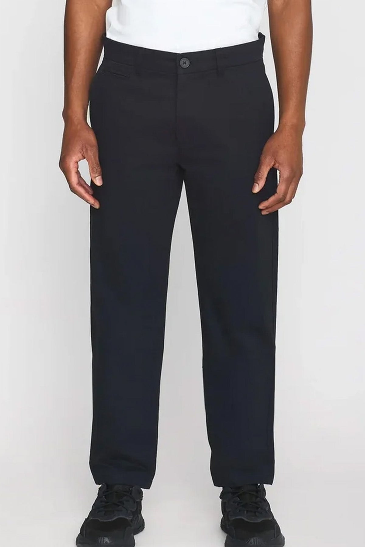 KNOWLEDGE COTTON - Chuck Regular Chino Twill Pants - Black Jet - BACKYARD