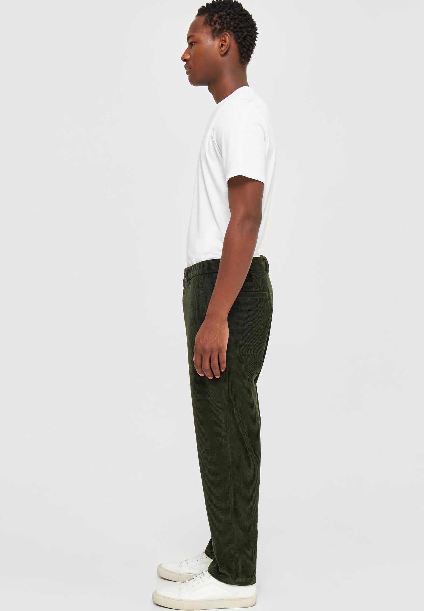KNOWLEDGE COTTON - Chuck Regular Cord Chino Pants - Forest Night - BACKYARD