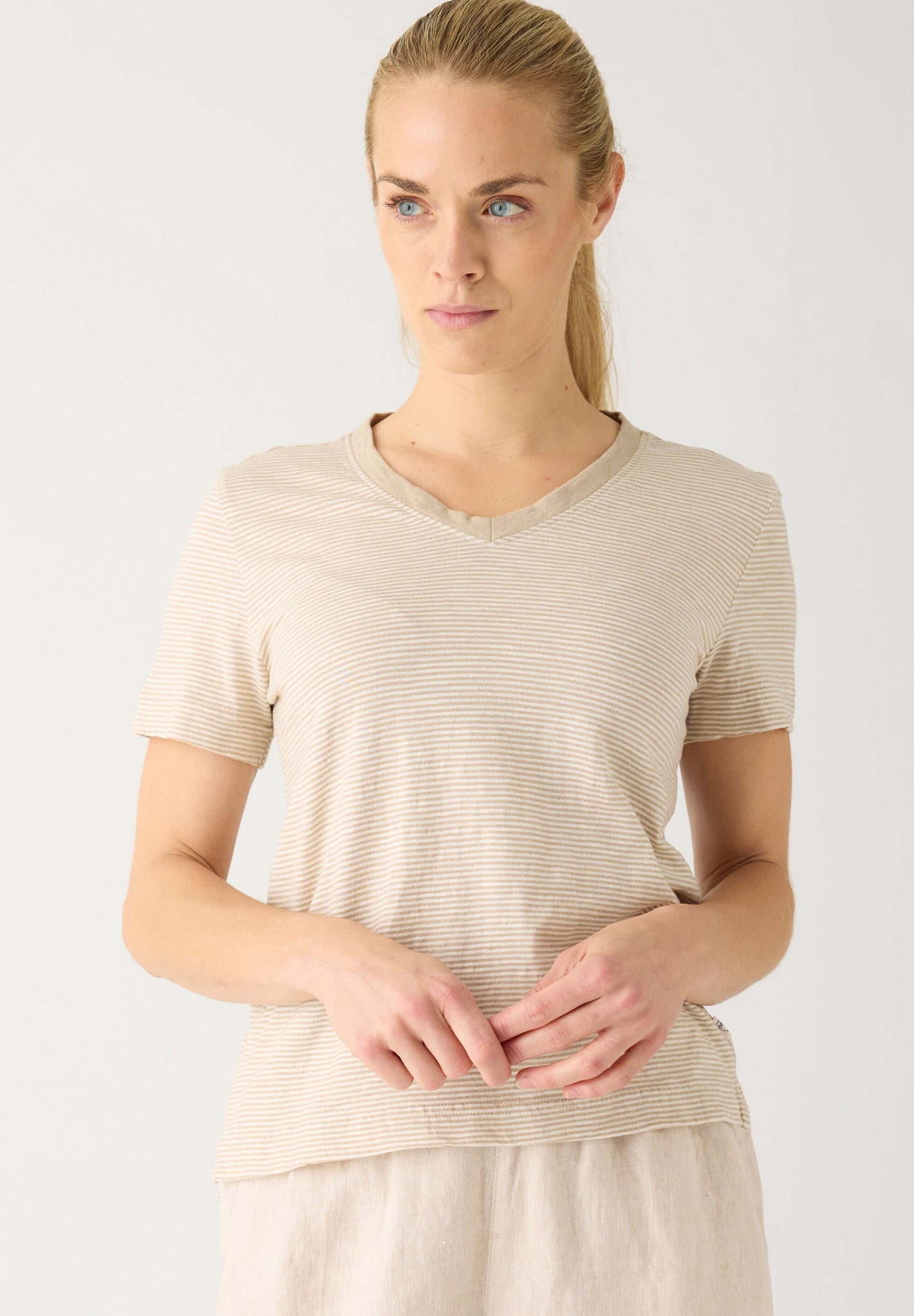 KNOWLEDGE COTTON - V - Neck Slub T-Shirt - Creme Stripe - BACKYARD