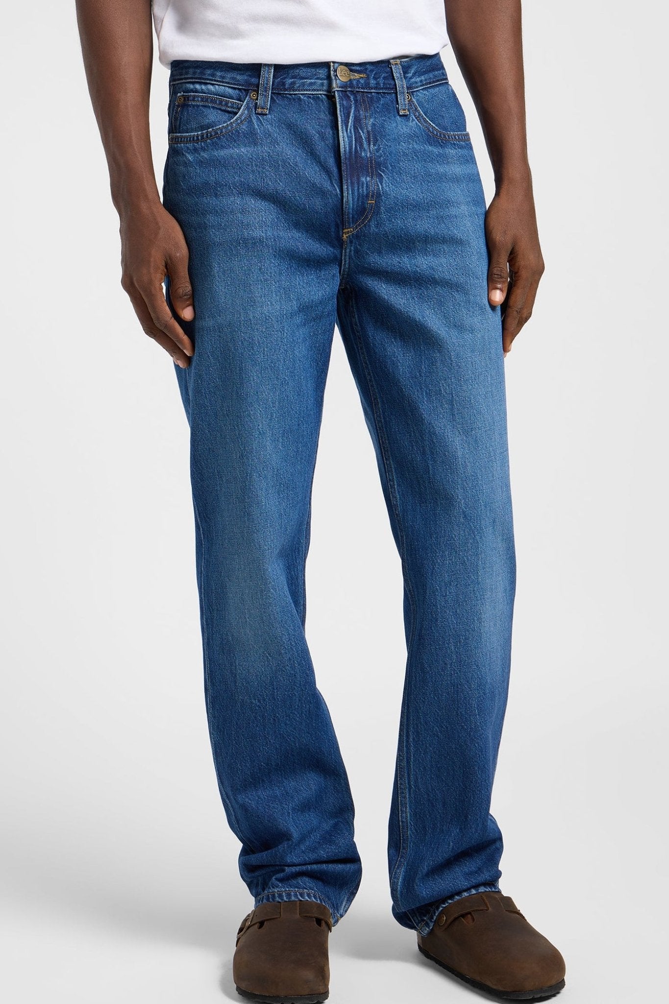 LEE - West - Flirt Alert - BACKYARD