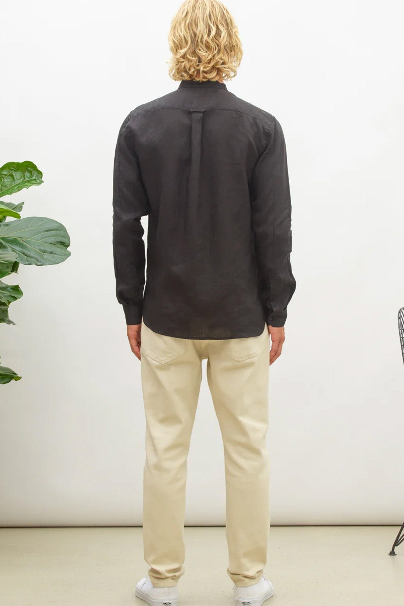 NOWADAYS - Linen Shirt - Beauty Black - BACKYARD