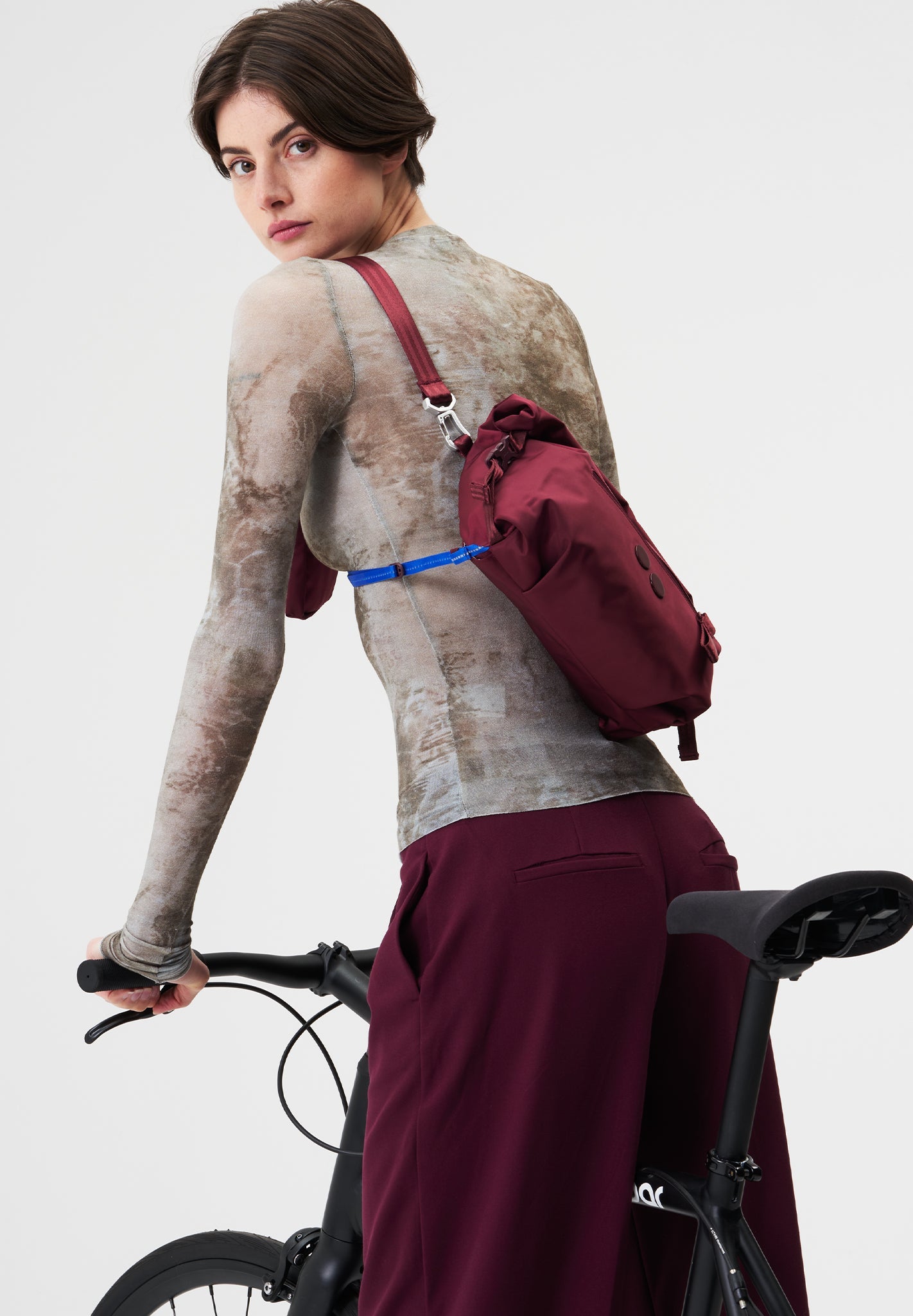 PINQPONQ - Aksel Hipbag - Changeant Glazed Red - BACKYARD