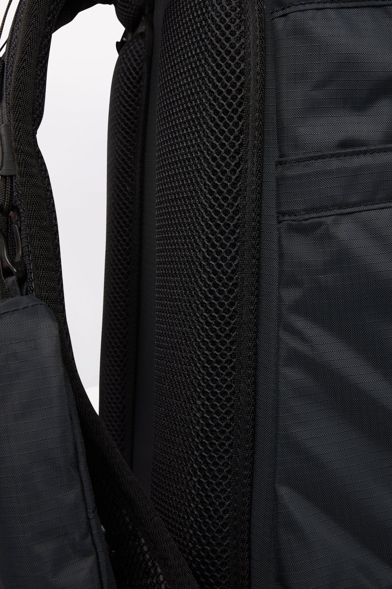 PINQPONQ-Blok Active-Pure Black-BACKYARD