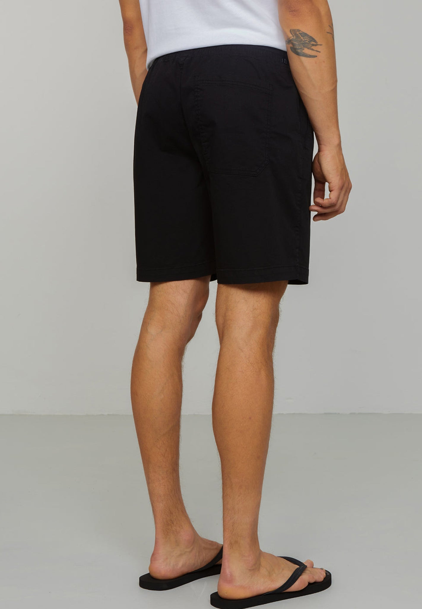 RECOLUTION - Quince - Black - BACKYARD