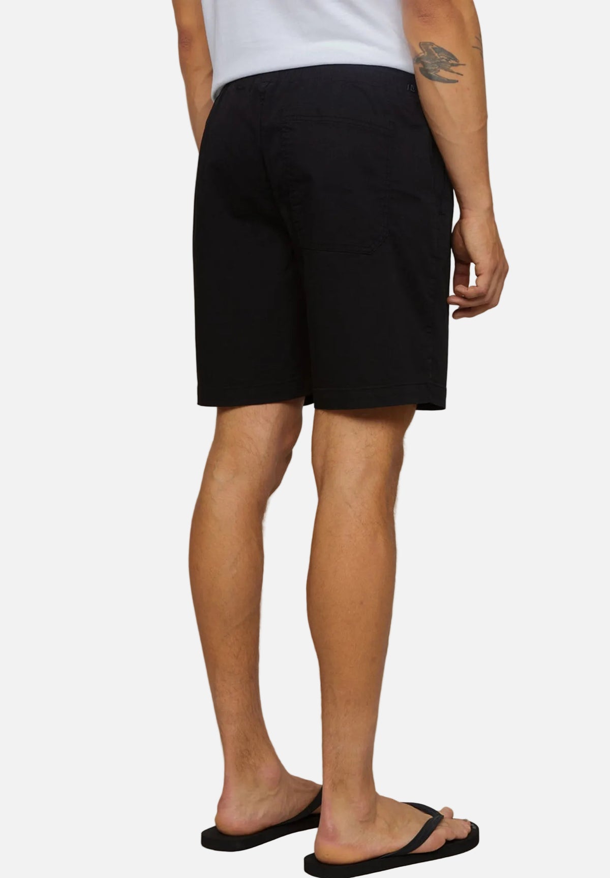 RECOLUTION - Quince - Black - BACKYARD