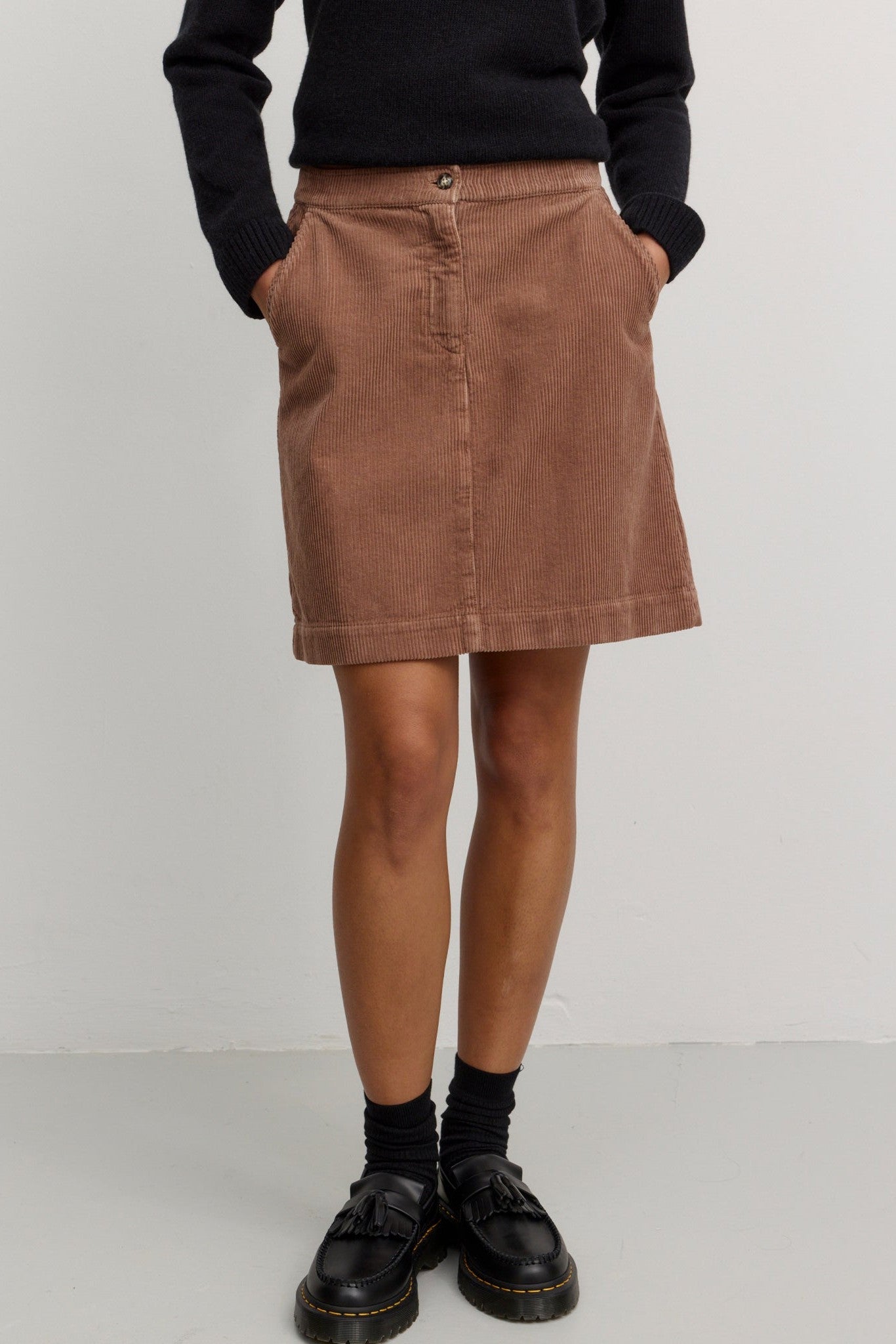 RECOLUTION - Wisteria - Cognac Brown - BACKYARD