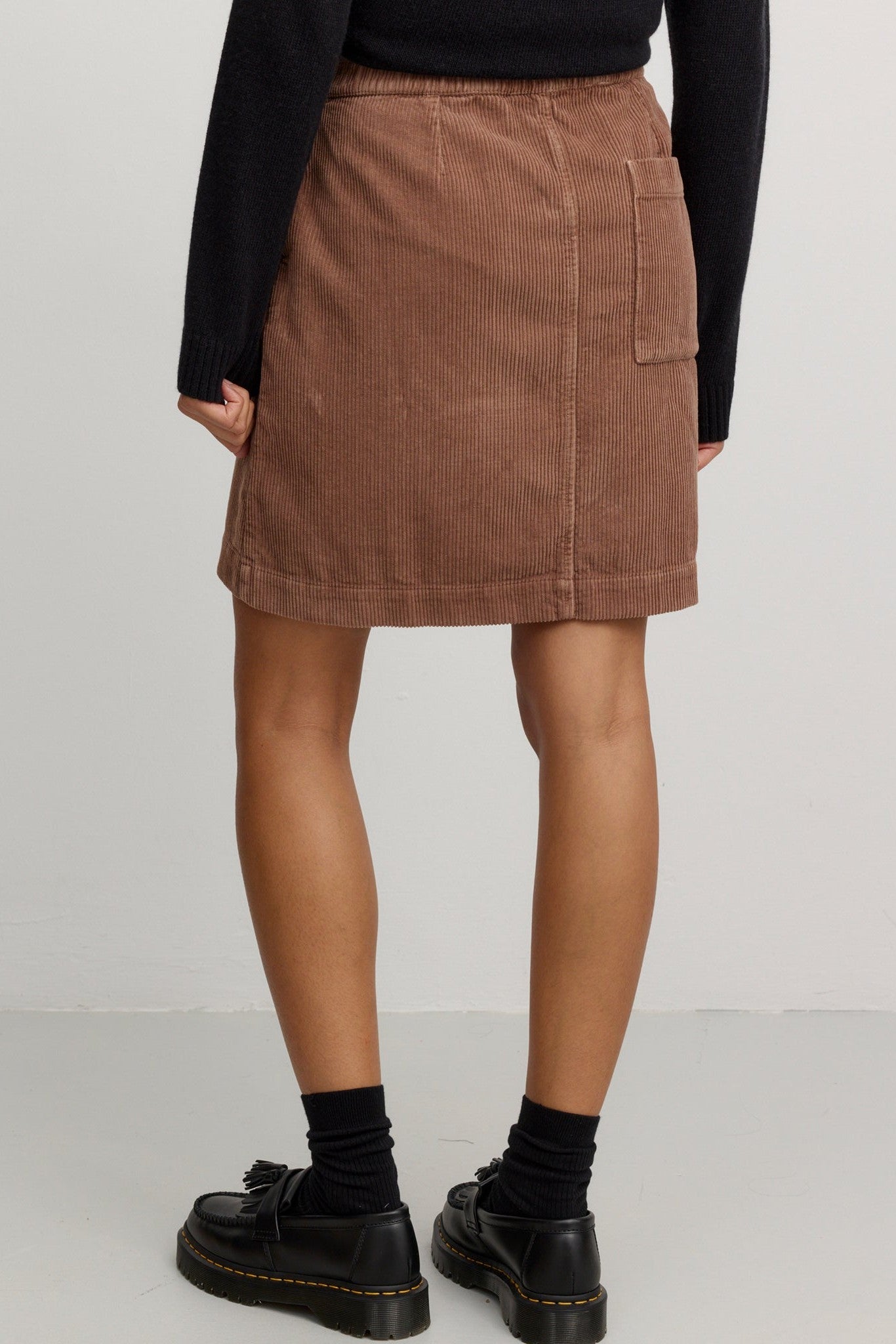 RECOLUTION - Wisteria - Cognac Brown - BACKYARD