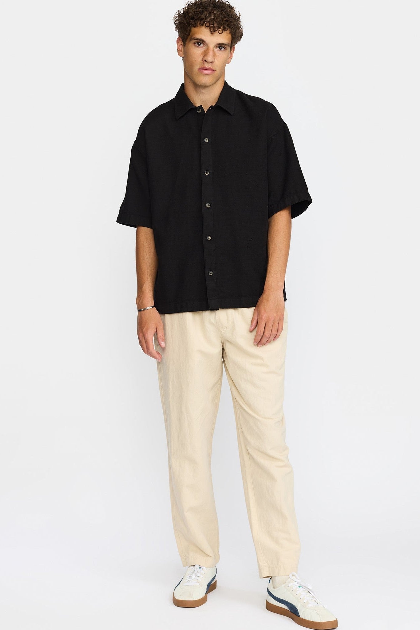 REVOLUTION - 3153 Oversize Short Sleeved Shirt - Black - BACKYARD