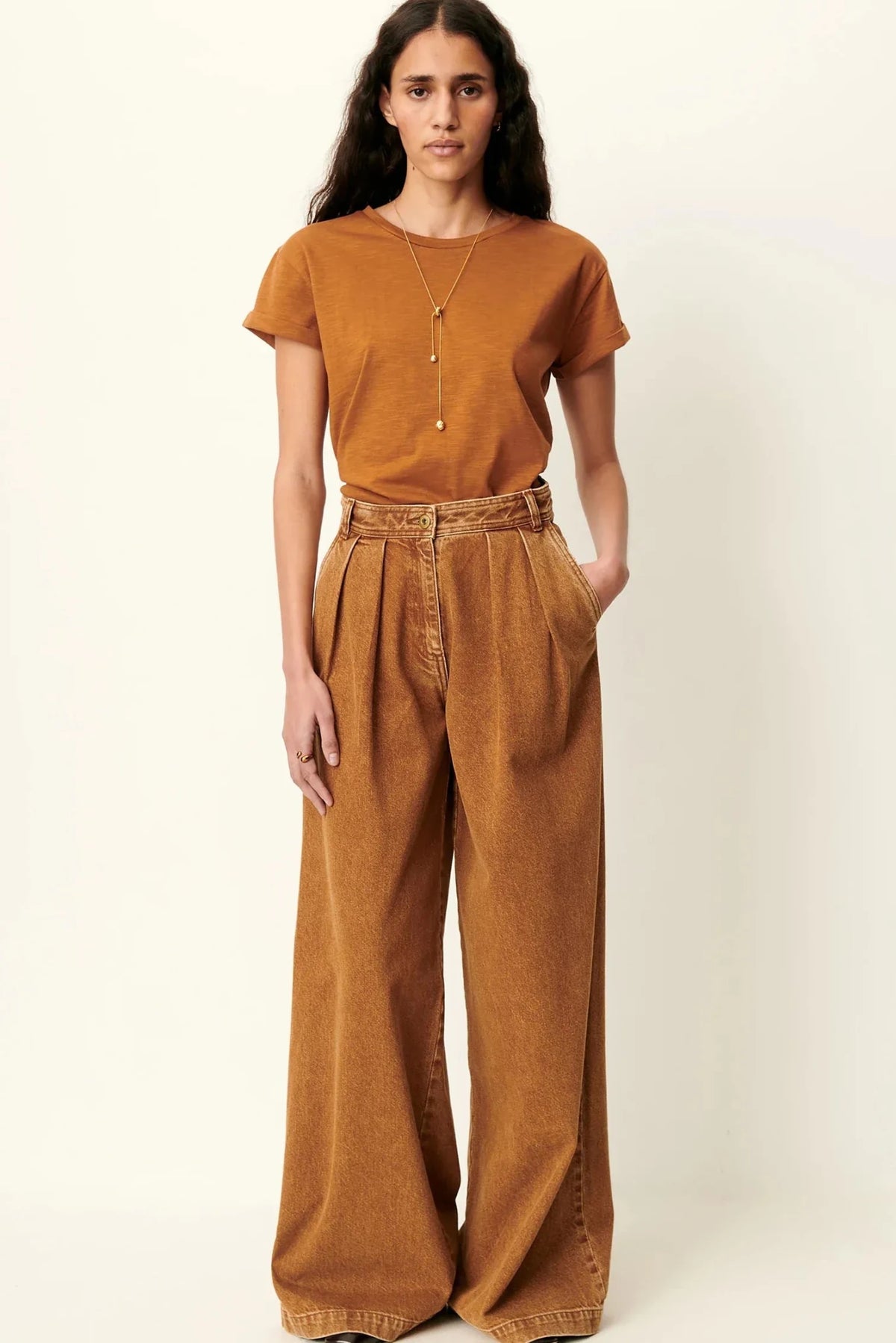SESSUN-Albano-Amber Brown-BACKYARD