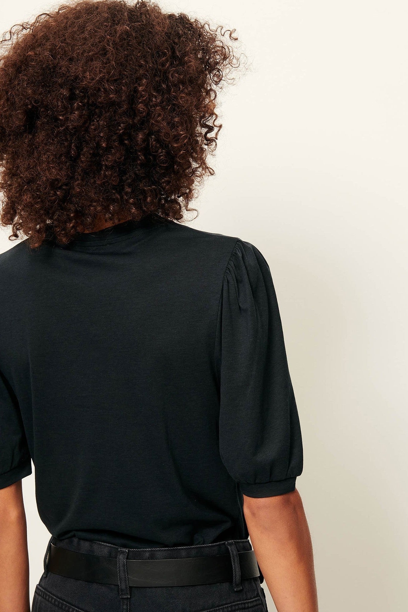 SESSUN - Amelando - Moonless - BACKYARD