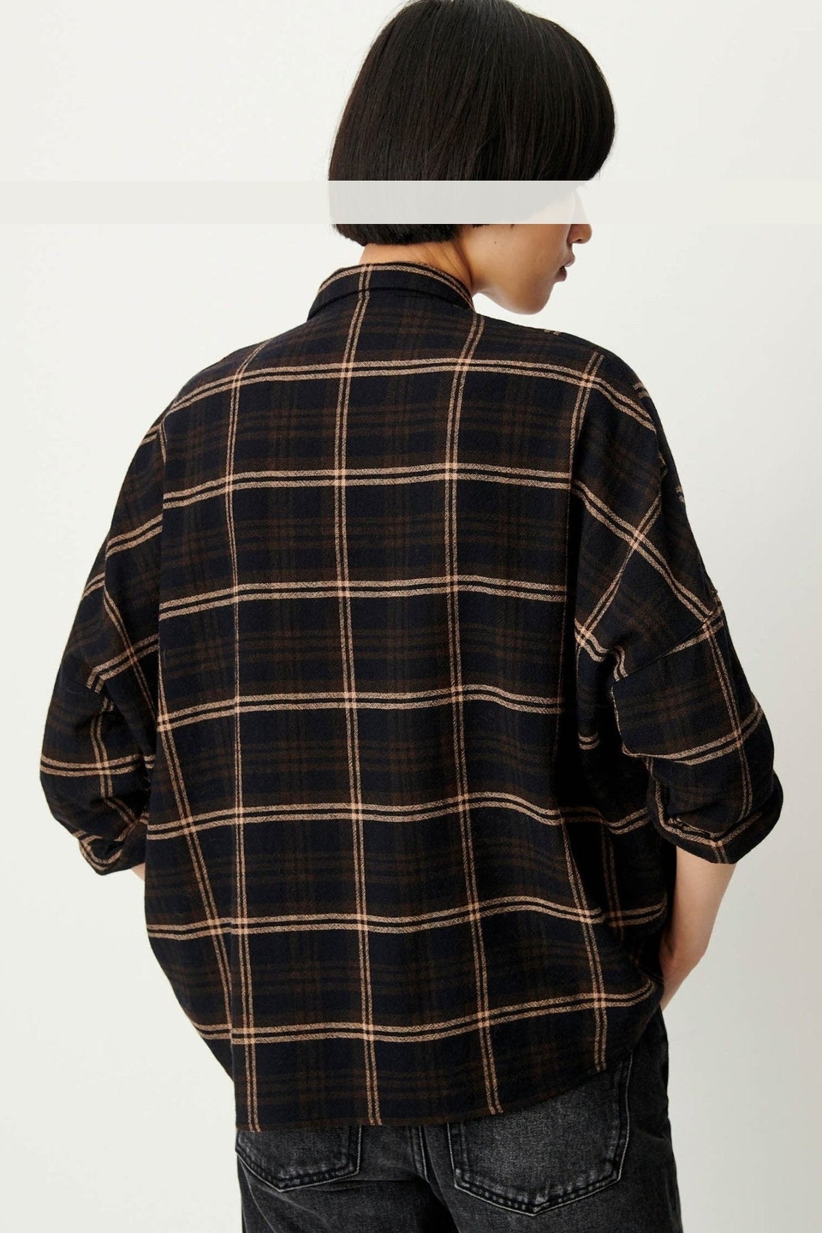 SESSUN-Deliwool-Navypath-BACKYARD