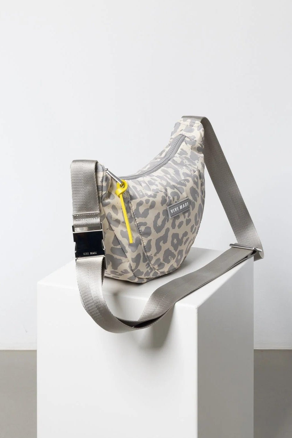 VIVI MARI-Padded Hip Bag Medium-Leo Splashes Grey Sand-BACKYARD