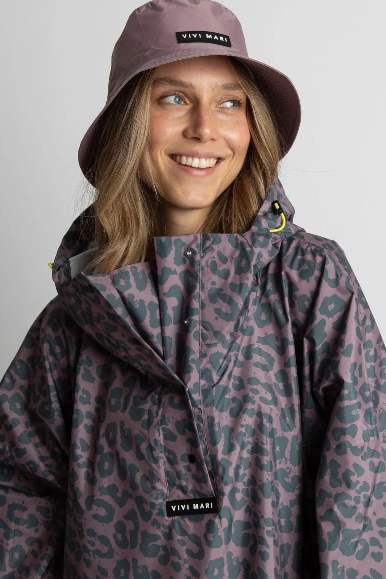VIVI MARI-Raincoat Leo Splashes-Dark Grey Ash Plum-BACKYARD