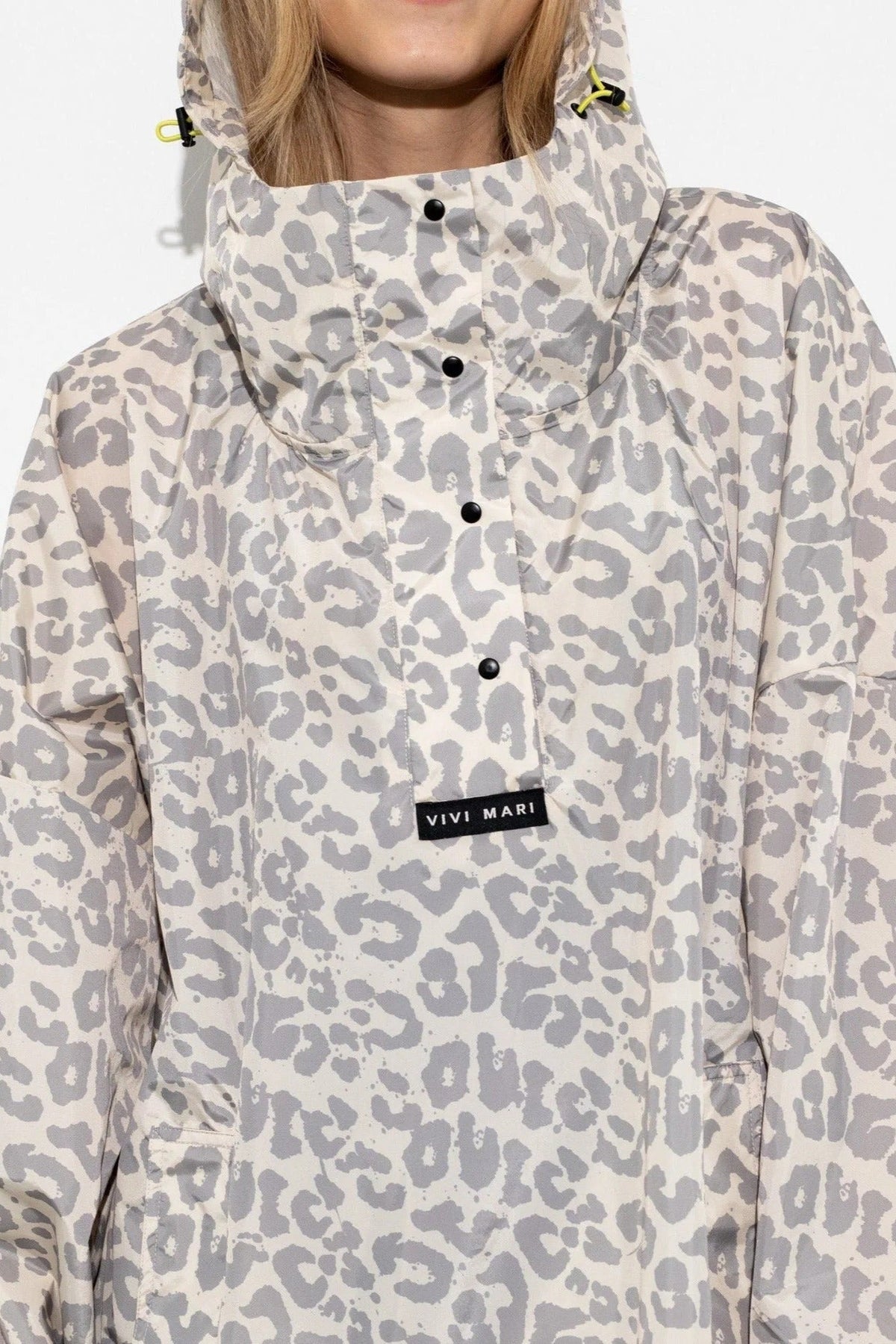 VIVI MARI-Raincoat Leo Splashes-Grey Sand-BACKYARD