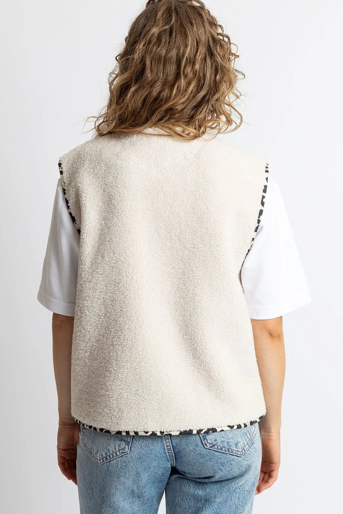 VIVI MARI-Teddy Fleece Vest-Sand-BACKYARD