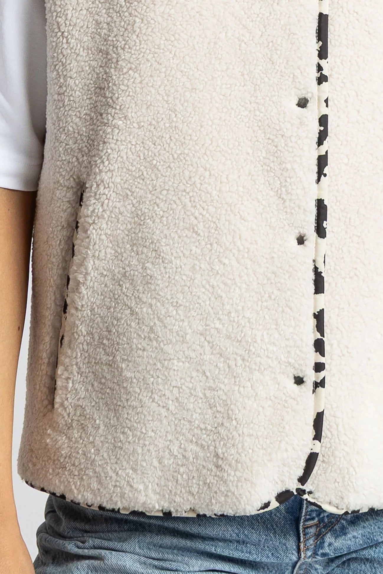 VIVI MARI-Teddy Fleece Vest-Sand-BACKYARD