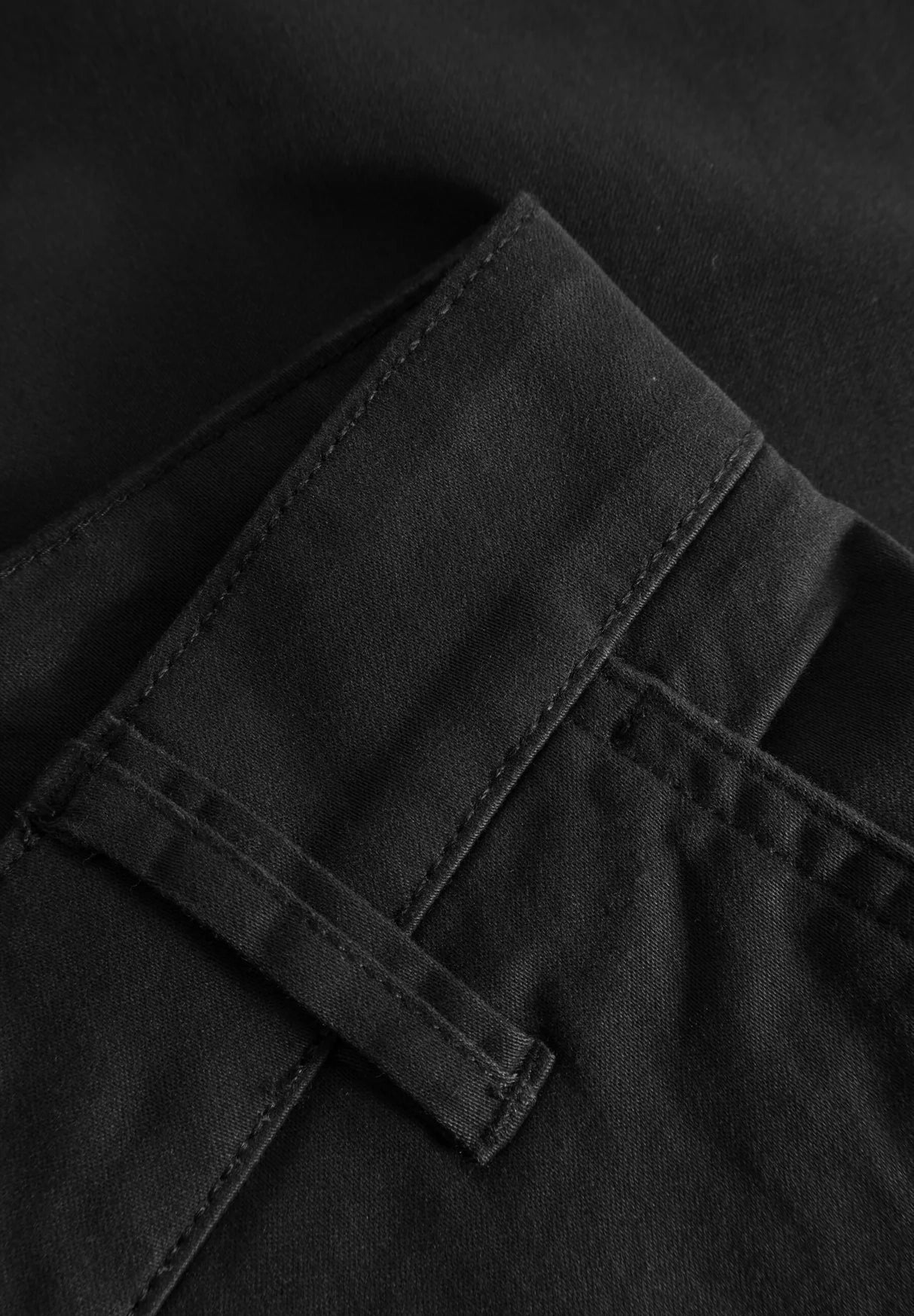 KNOWLEDGE COTTON - Luca Slim Twill Chino Pants - Black Jet - BACKYARD