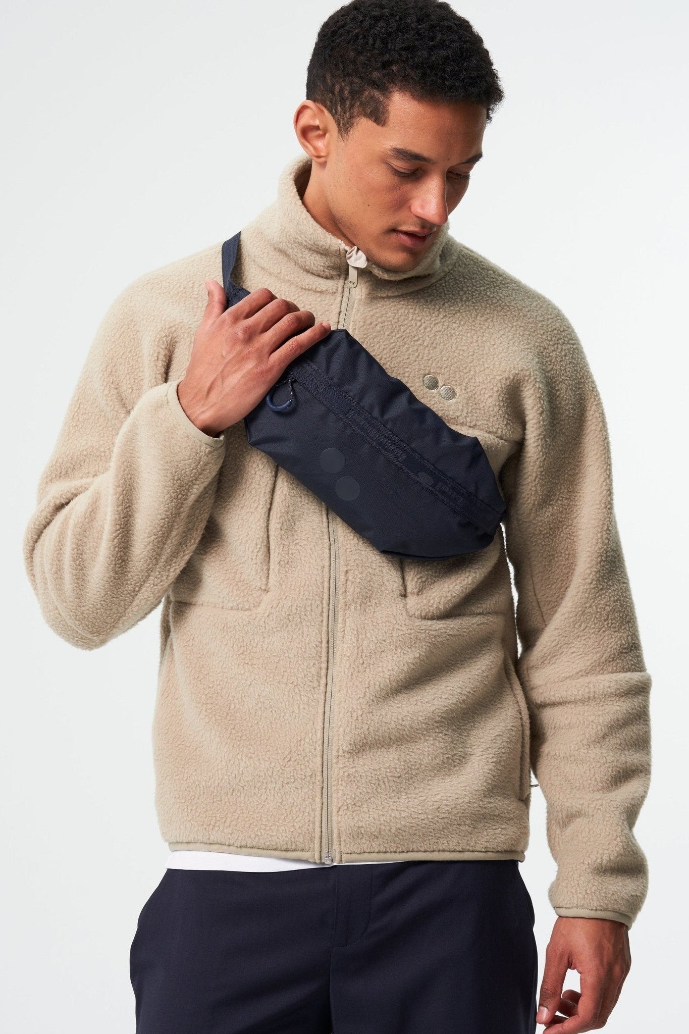 PINQPONQ - Brik Hipbag - Fjord Navy - BACKYARD