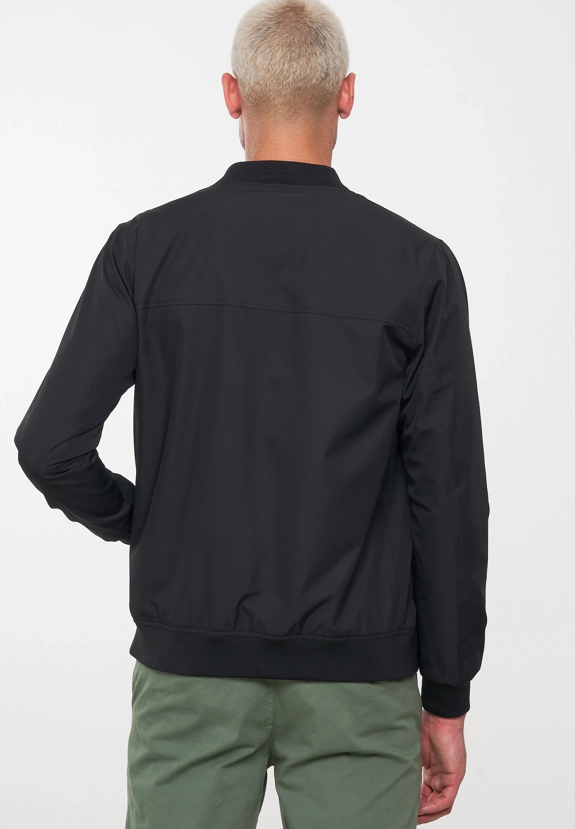 RECOLUTION - Aspen - Black - BACKYARD