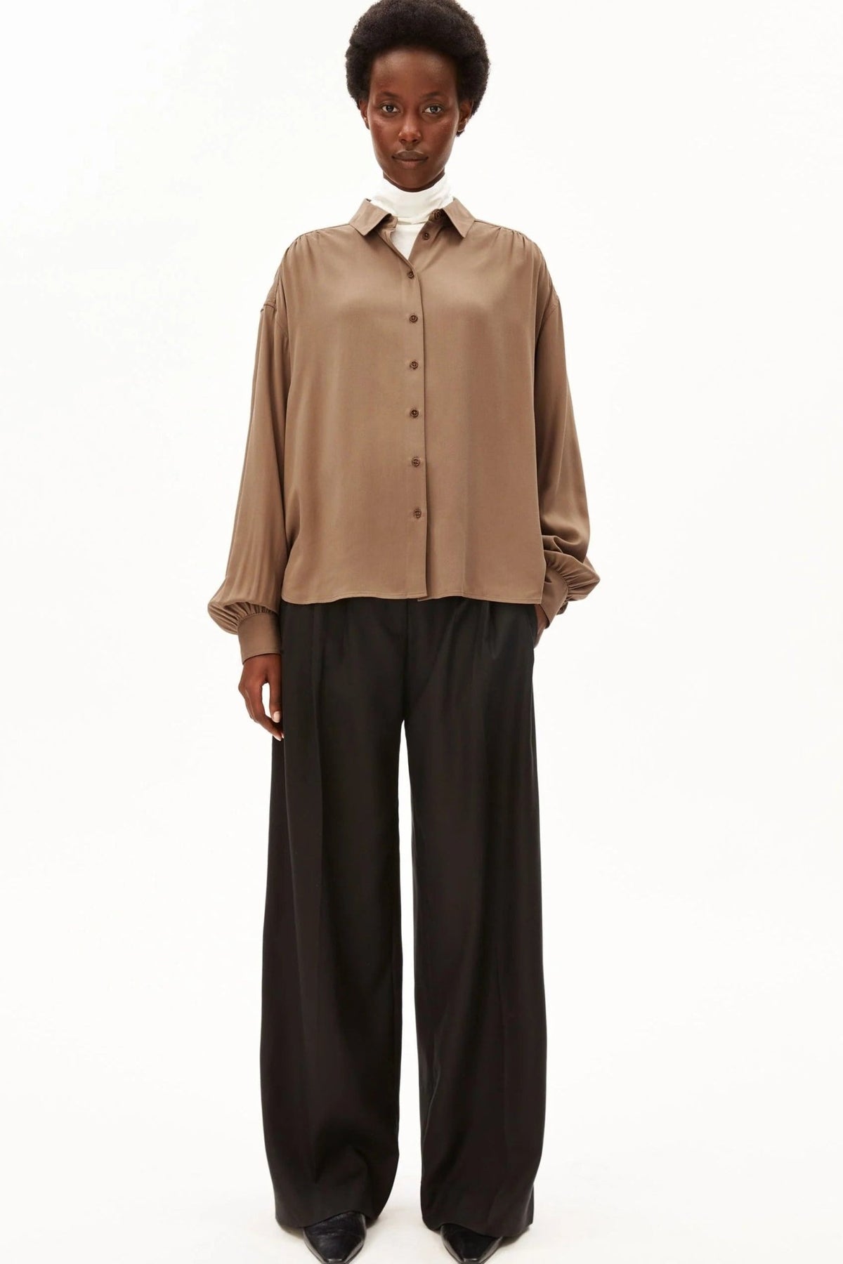 ARMEDANGELS-Efinaraa Ecovero Blouse-Amberwood-BACKYARD