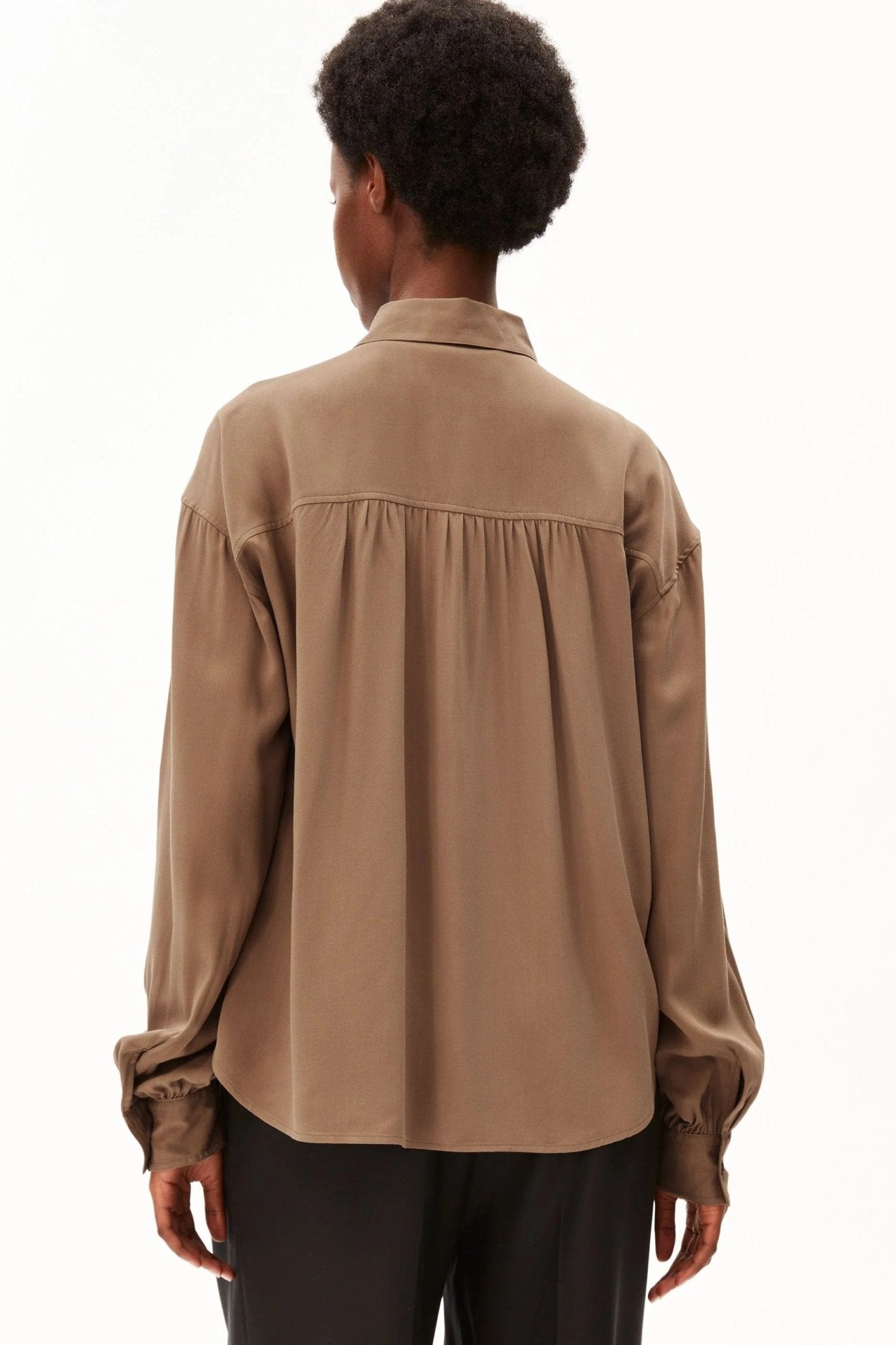 ARMEDANGELS-Efinaraa Ecovero Blouse-Amberwood-BACKYARD