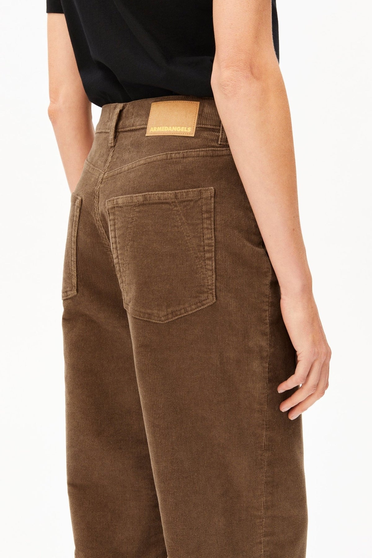 ARMEDANGELS-Enijaa Corduroy-Amberwood-BACKYARD