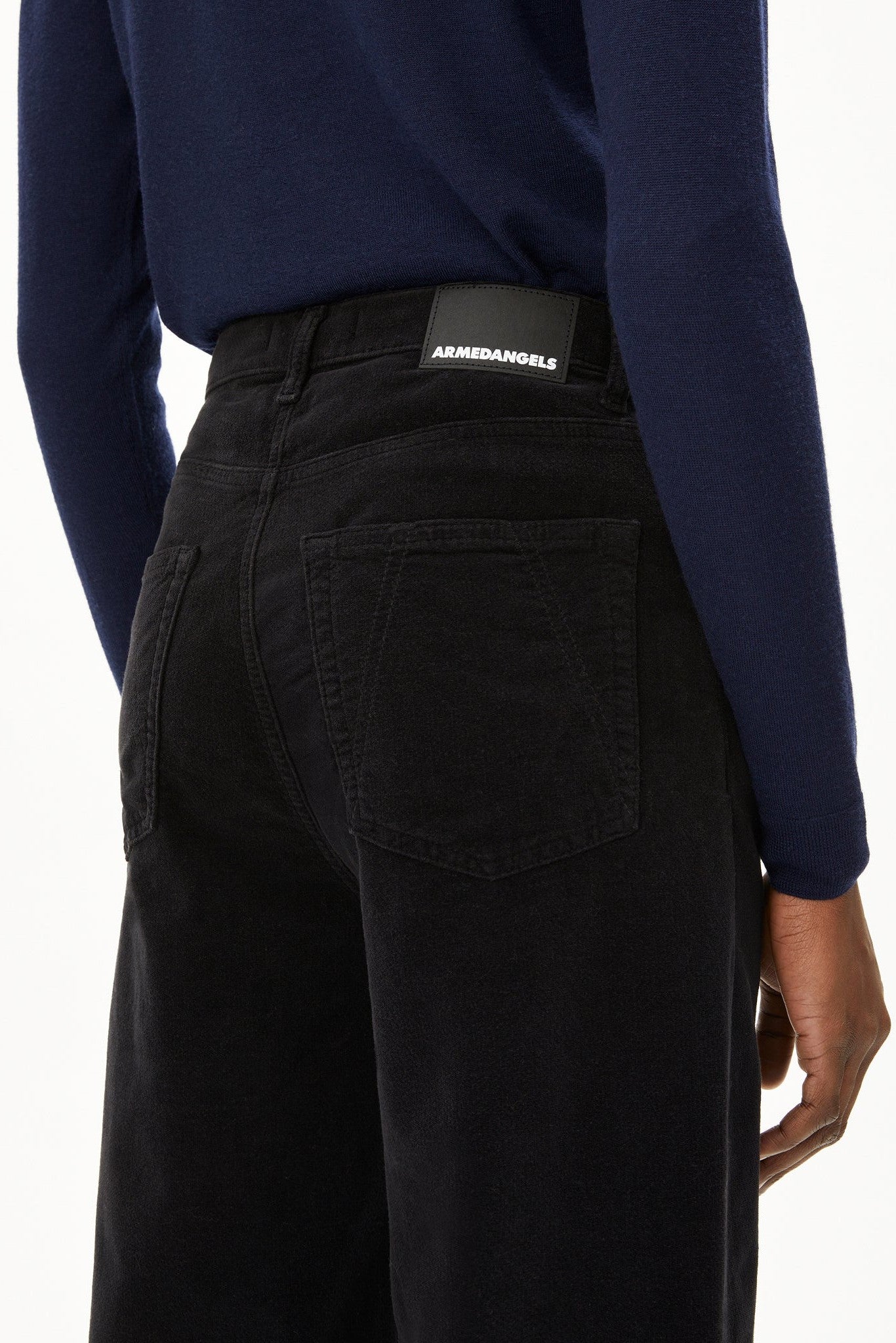 ARMEDANGELS - Enijaa Velvet - Black - BACKYARD