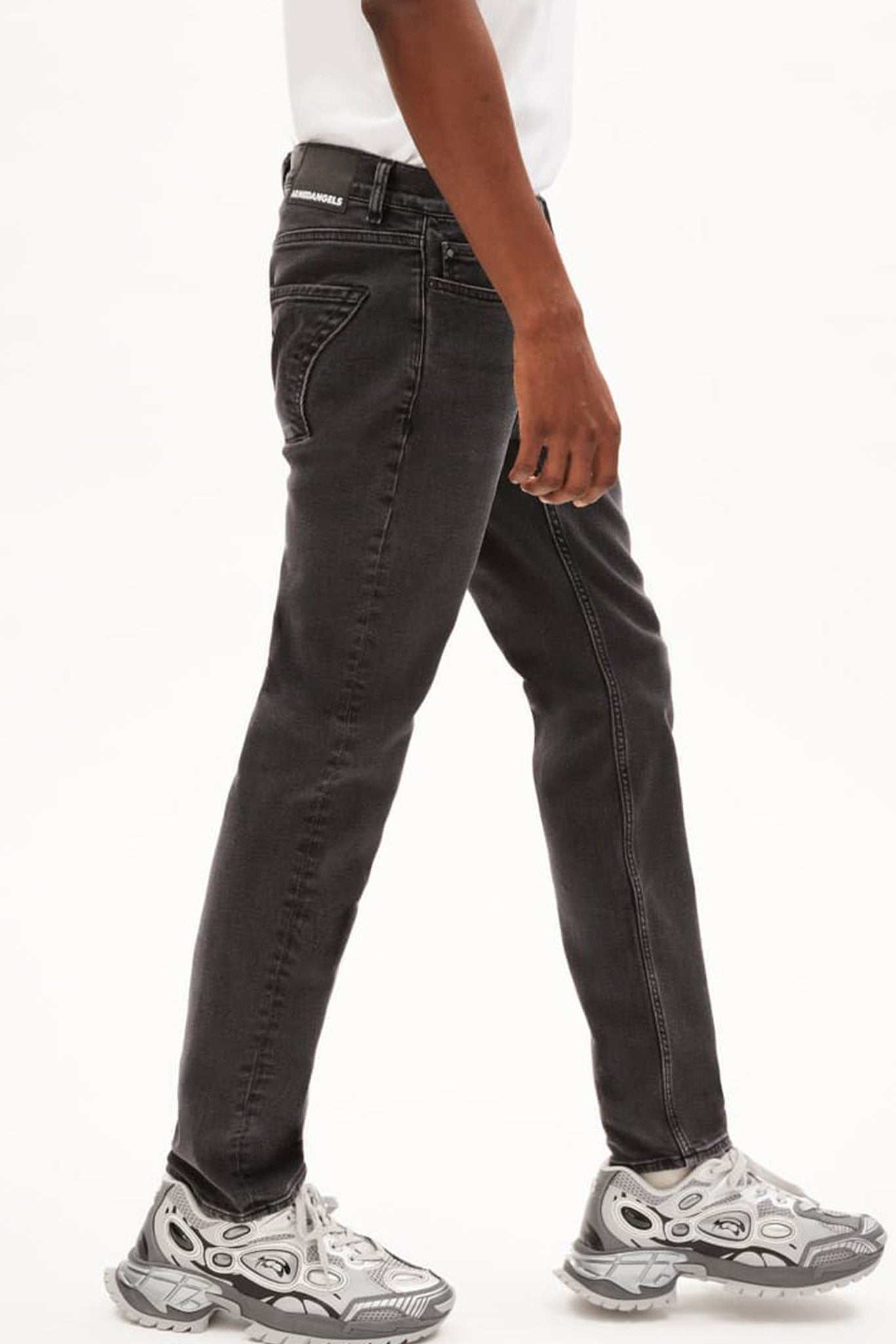 ARMEDANGELS - Iaan - Smoked - BACKYARD