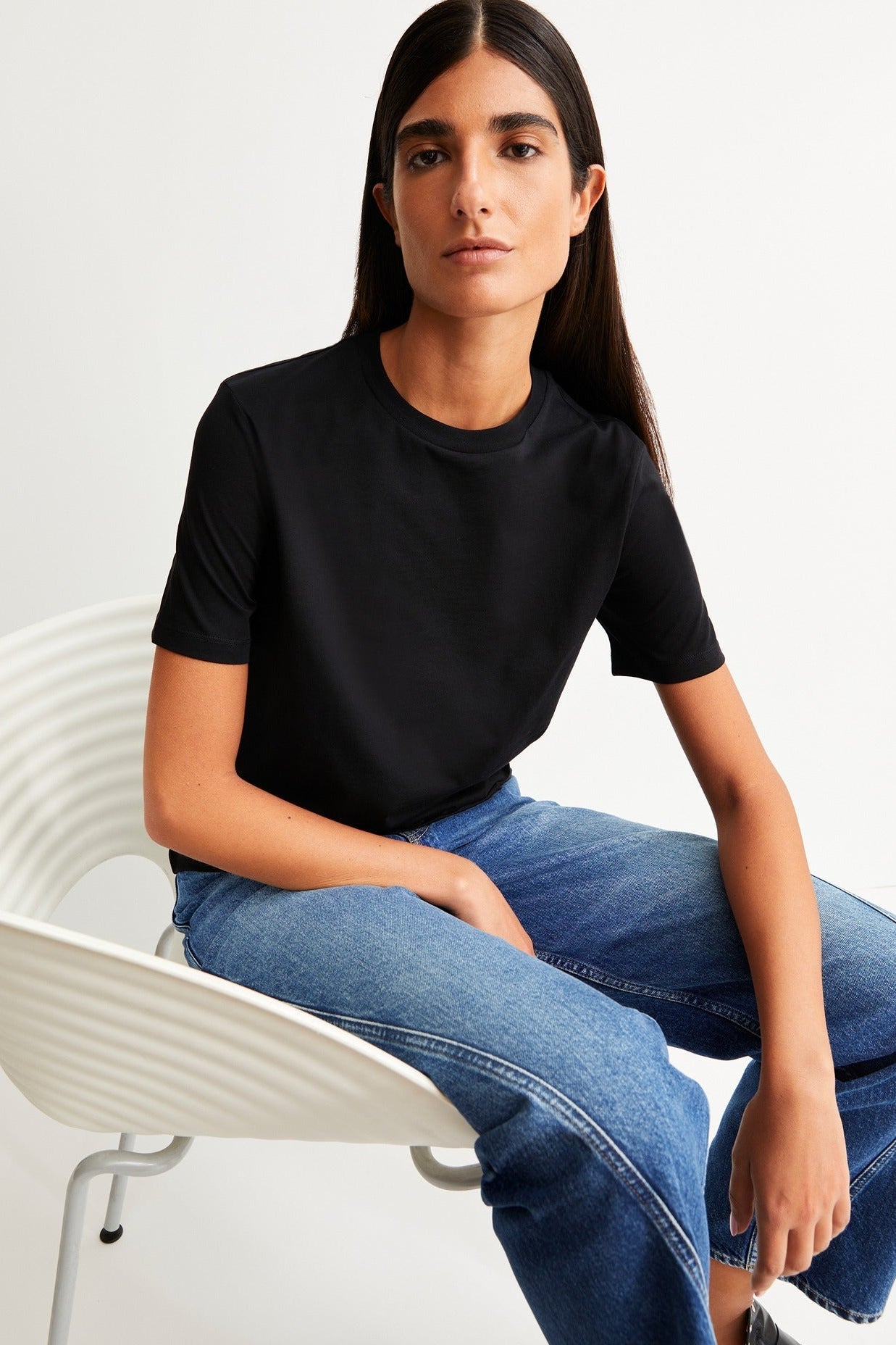 ARMEDANGELS-Lualaa T-Shirt-Black-BACKYARD