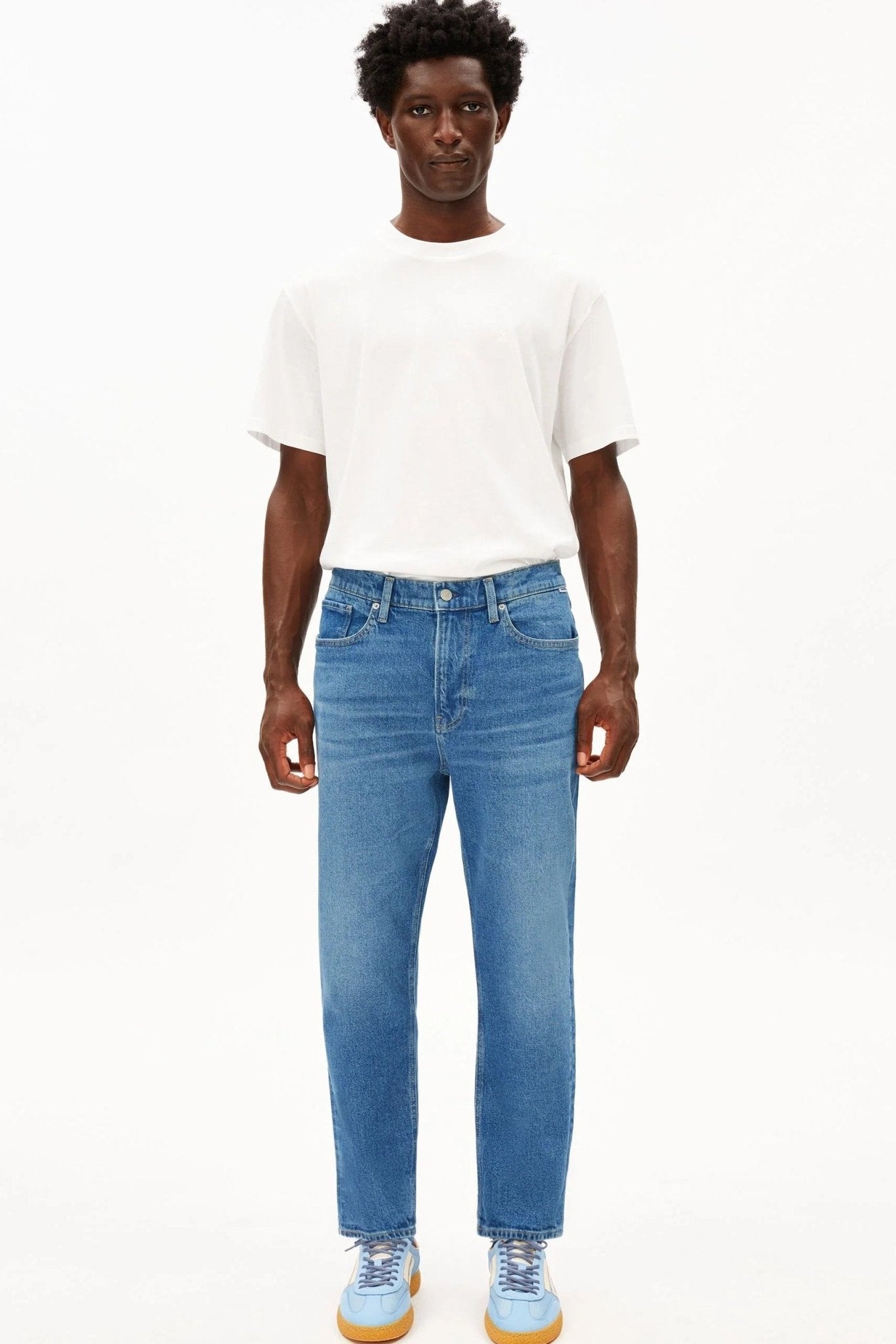 ARMEDANGELS-Maakx Relaxed Tapered Jean-Orkla-BACKYARD