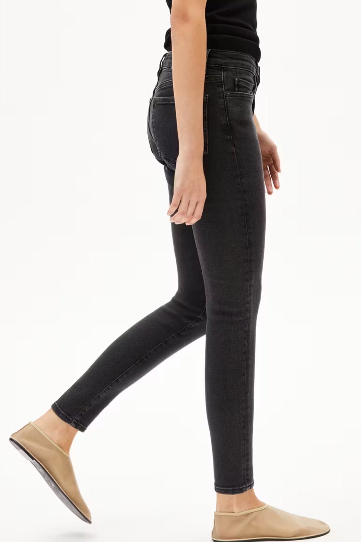 ARMEDANGELS - Tillaa X Stretch - True Black Washed - BACKYARD